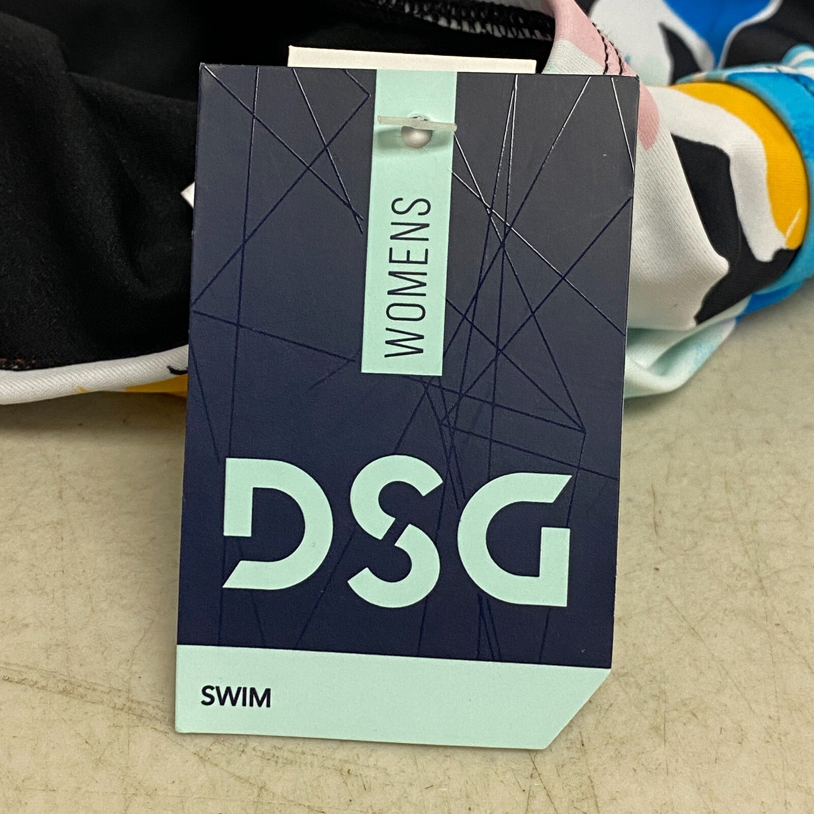 DSG Women's Swim Skylar Printed Floral Top Trop Halter Straps Black 2757PRT