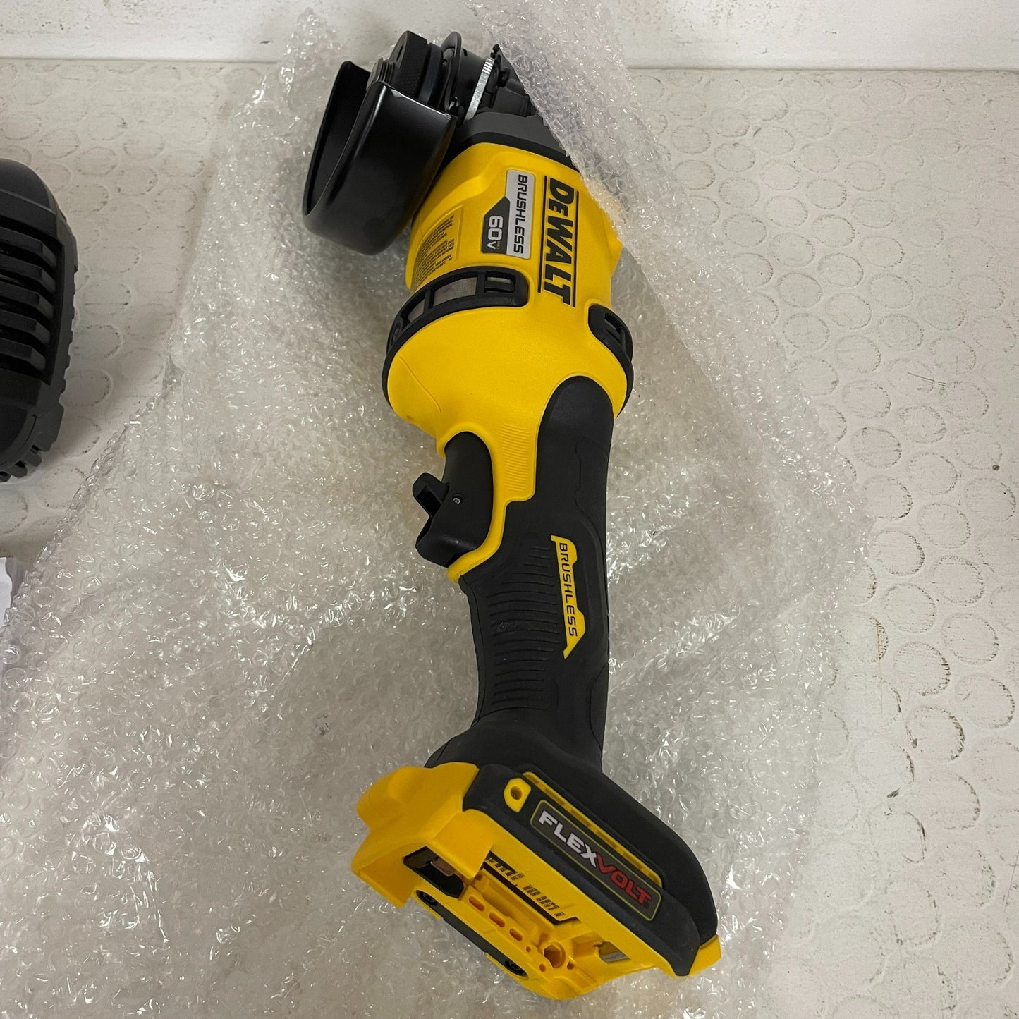 DEWALT FLEXVOLT 60V MAX Brushless Angle Grinder Kit DCG418X1 Kickback Protection