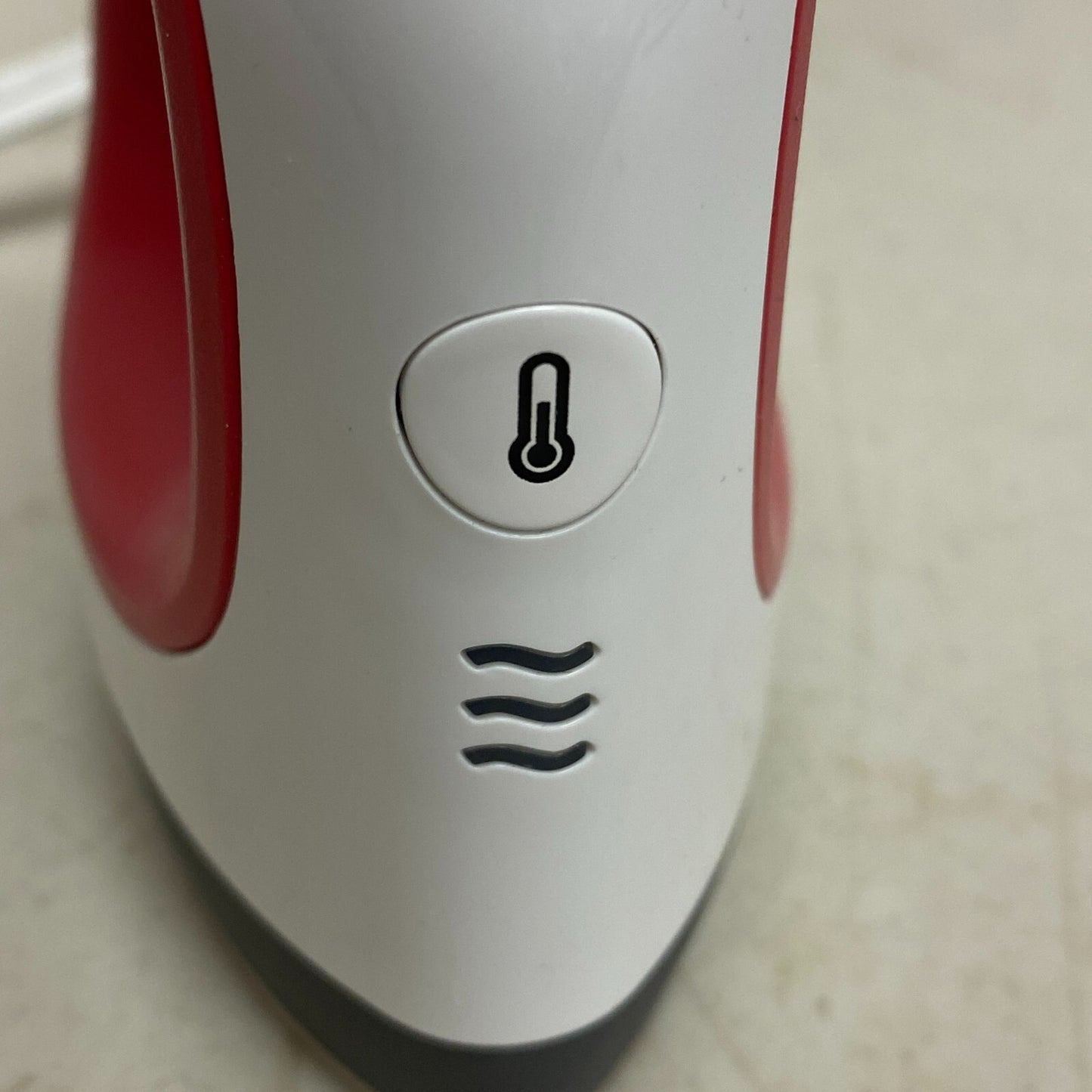 Cricut EasyPress Mini™, Raspberry - Compact Handheld Heat Press 4"x3.5"