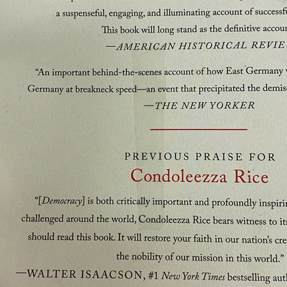 To Build a Better World: Choices to End the Cold War and Create a Gl - VERY GOOD