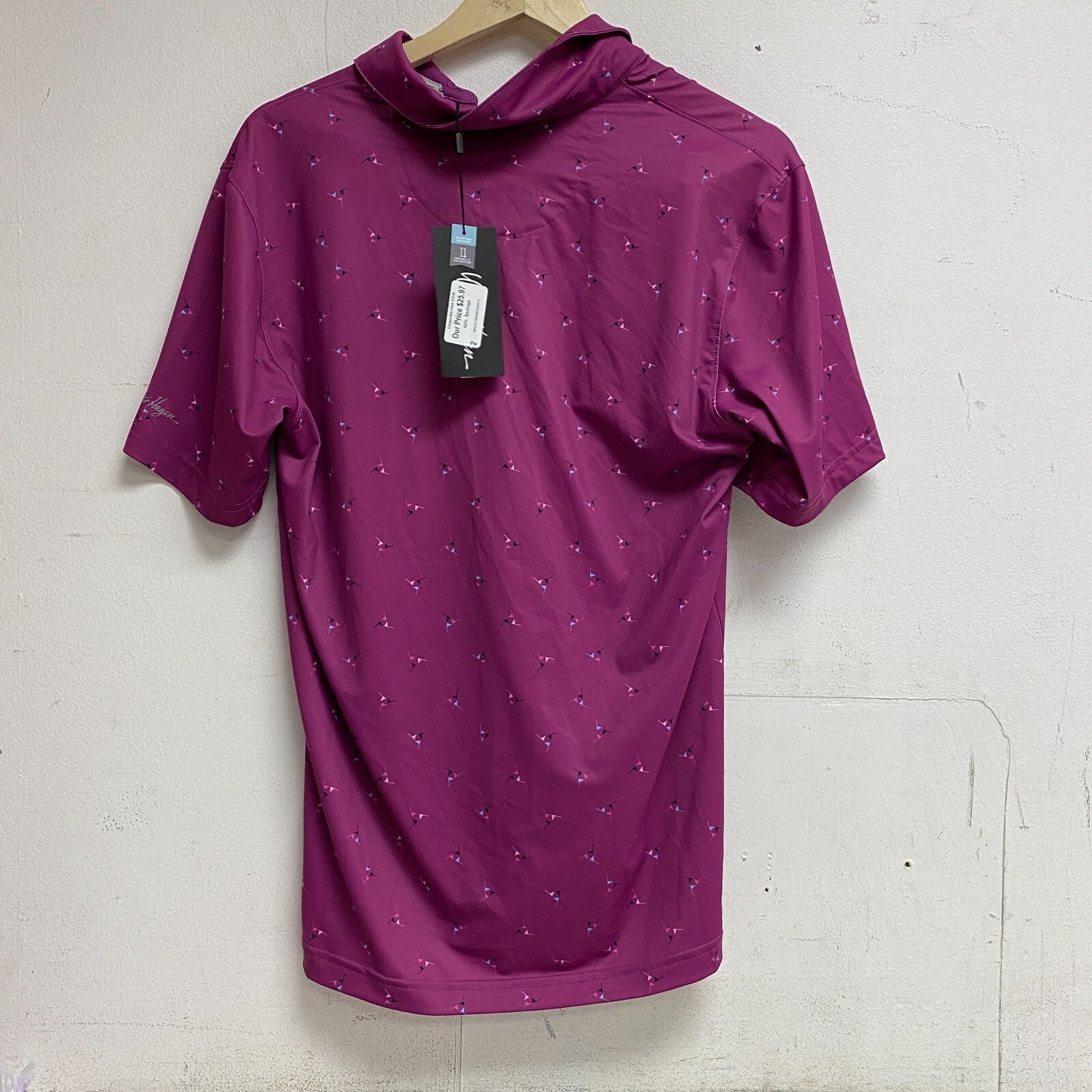 Walter Hagan Men's P11 Pinwheel Flag Print Polo Flag Pinwheel Magenta MGA11497
