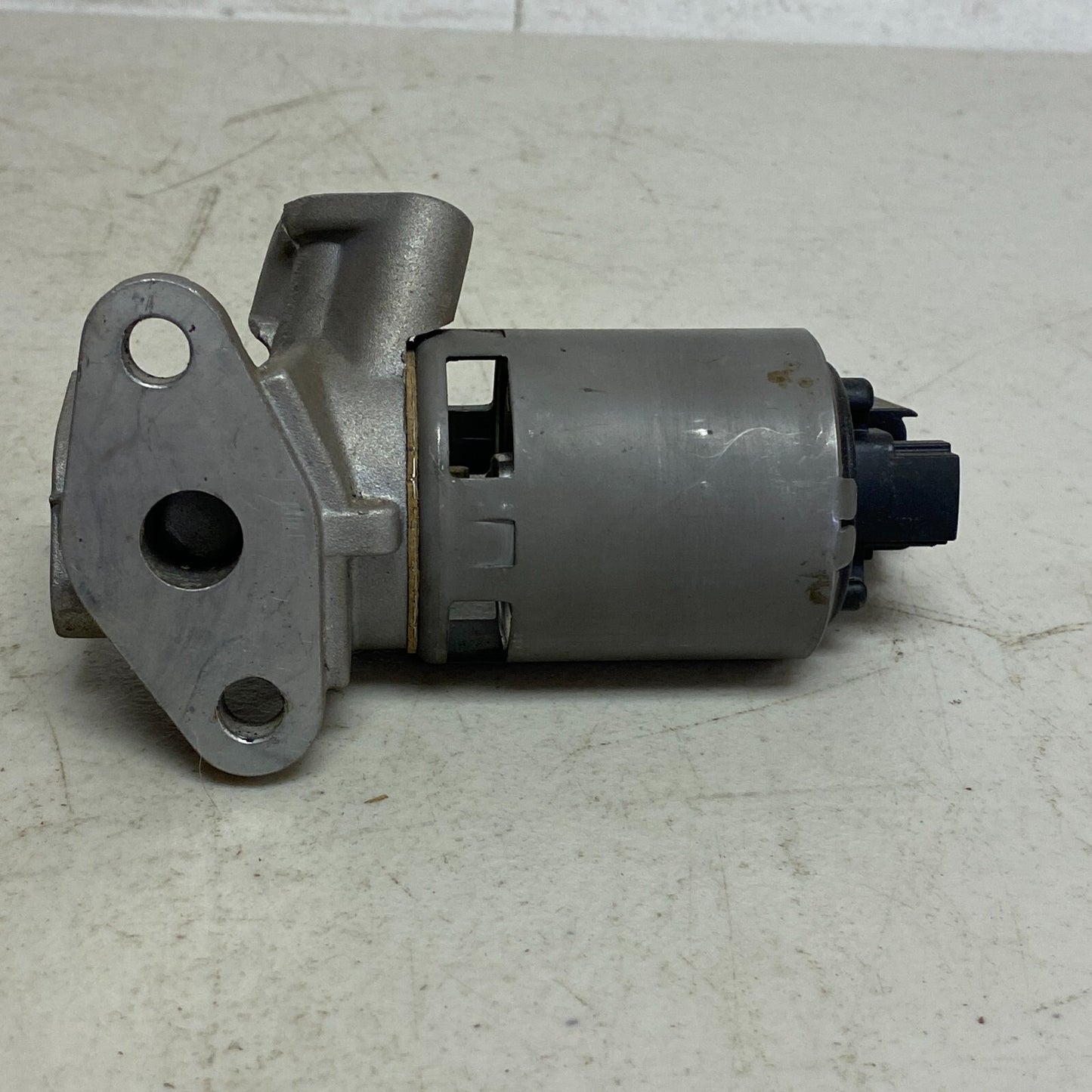 Exhaust Gas Recirculation (EGR) Valve-VIN: R Standard EGV825