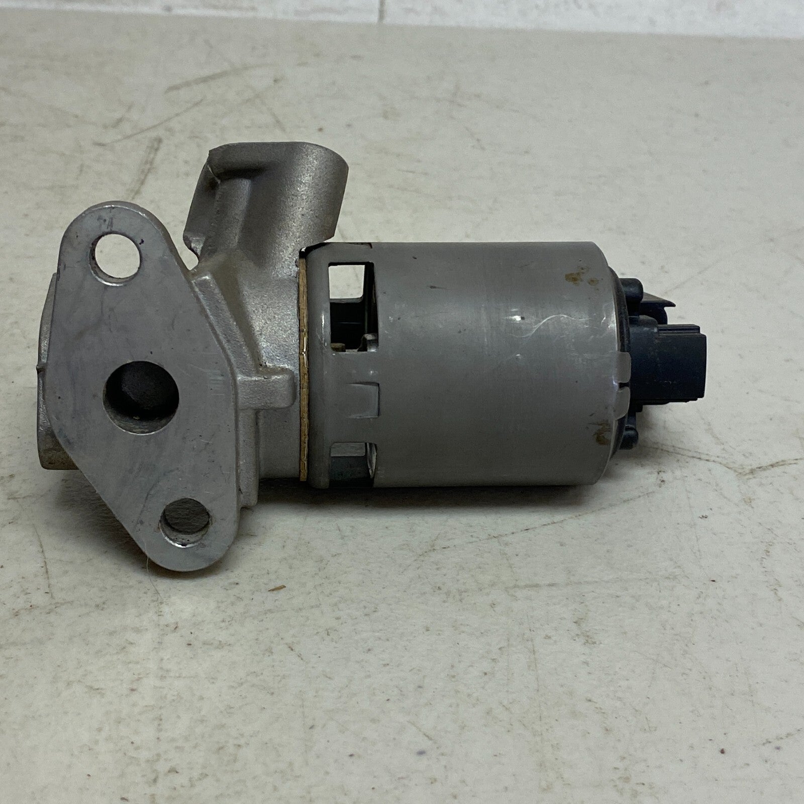Exhaust Gas Recirculation (EGR) Valve-VIN: R Standard EGV825