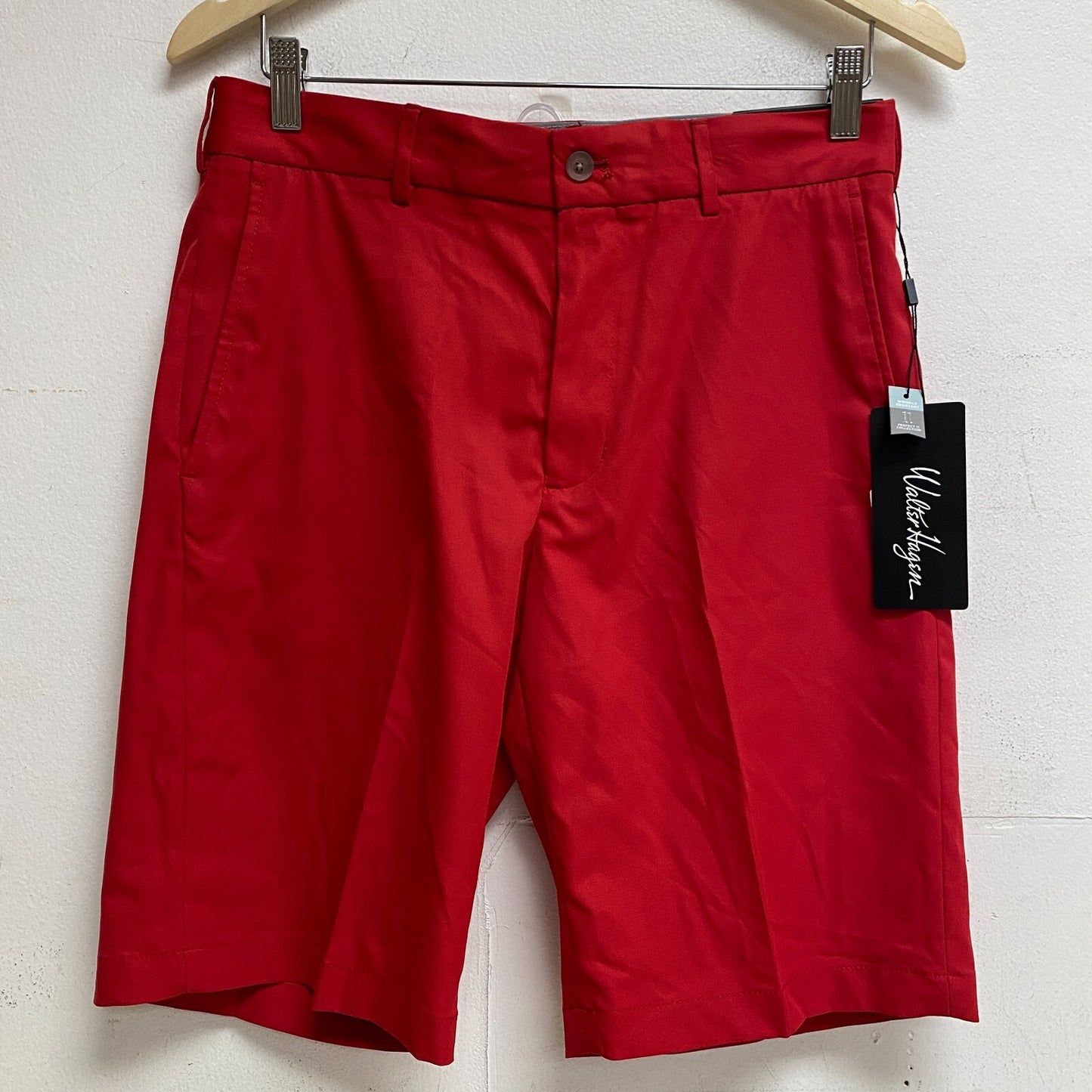 Walter Hagen Men's 10" Flat Front P11 USA Solid Short Positive Red MGA14185