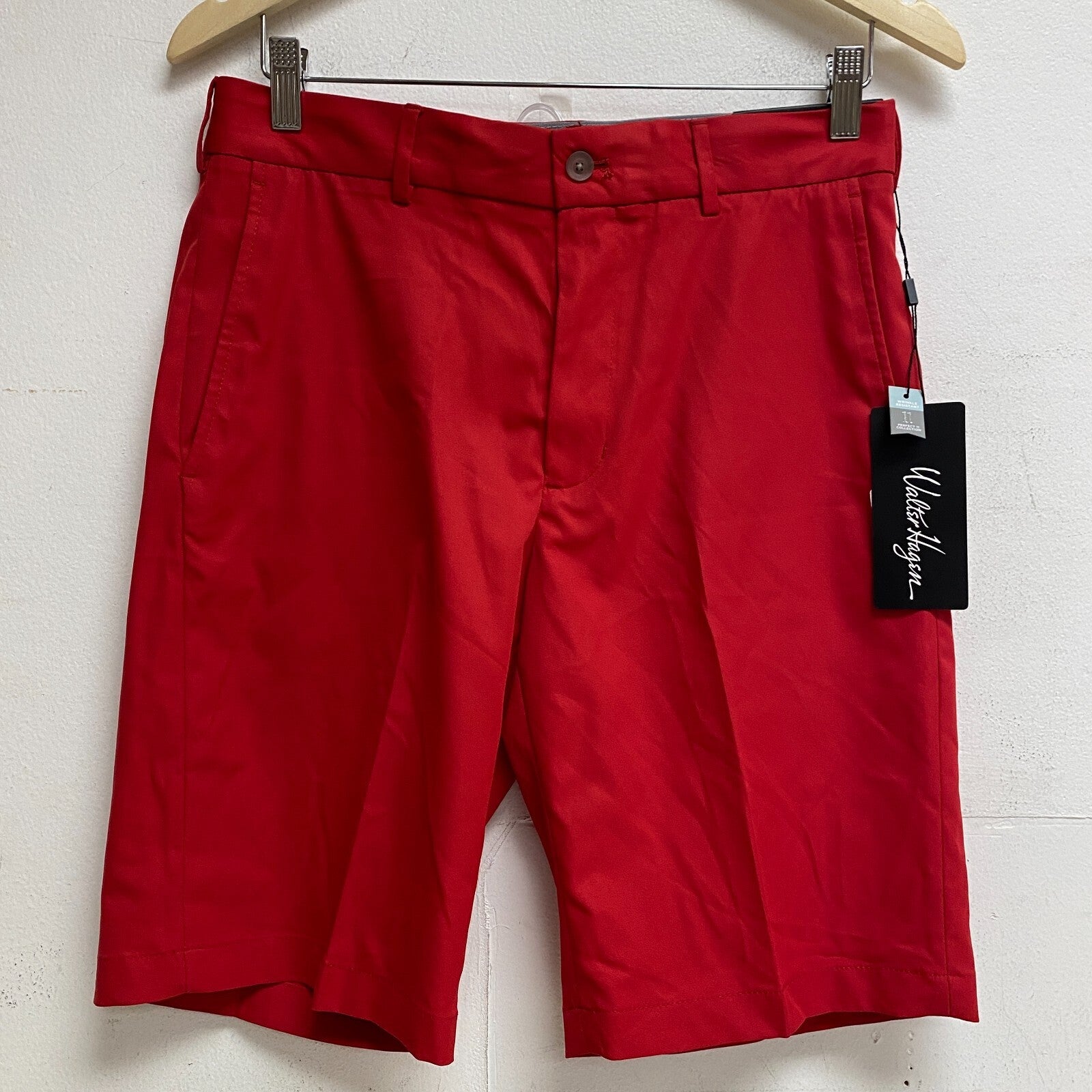 Walter Hagen Men's 10" Flat Front P11 USA Solid Short Positive Red MGA14185
