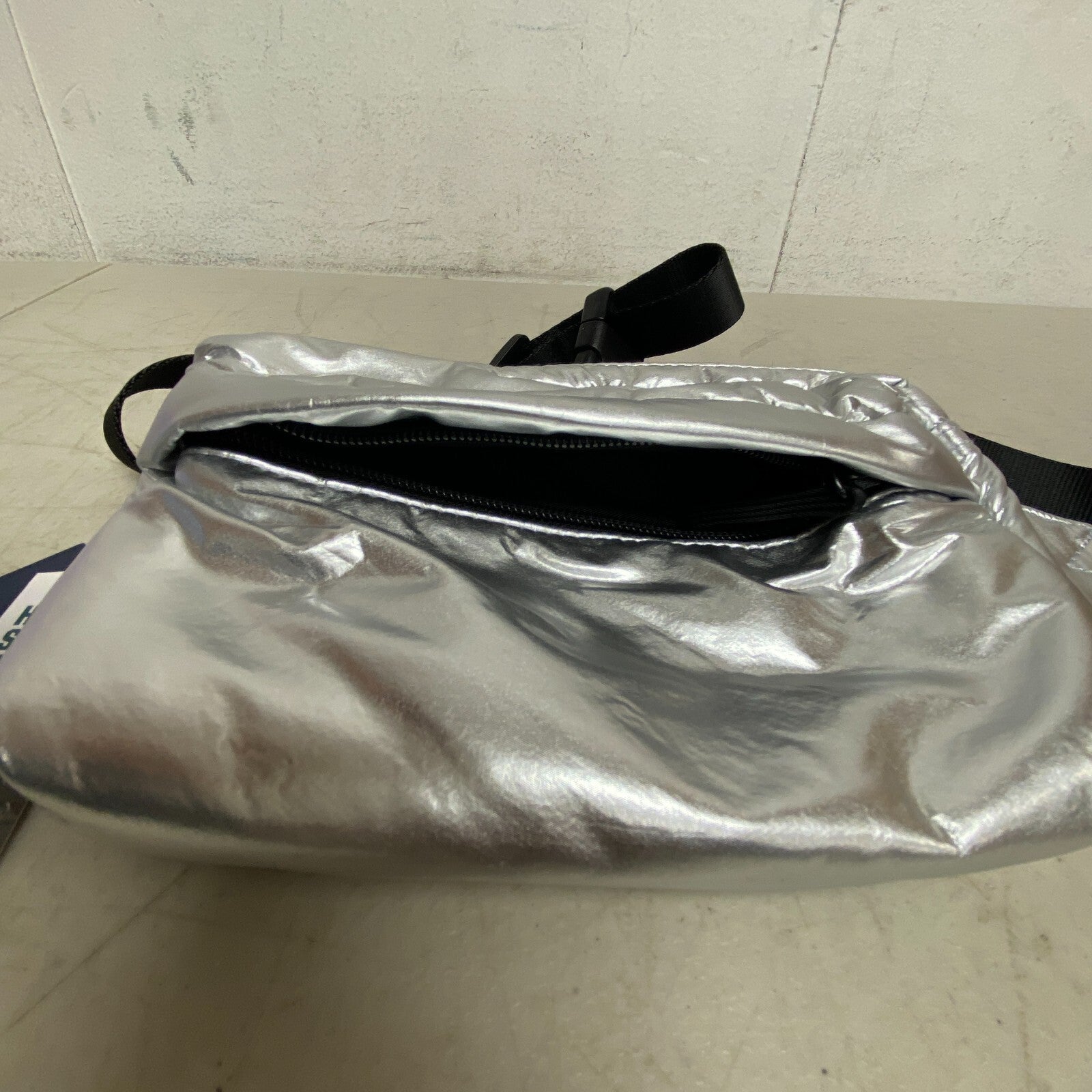 DSG Women's Accessories Essential Crossbody Bag Waist Pack Silver DSGBOSS05 New