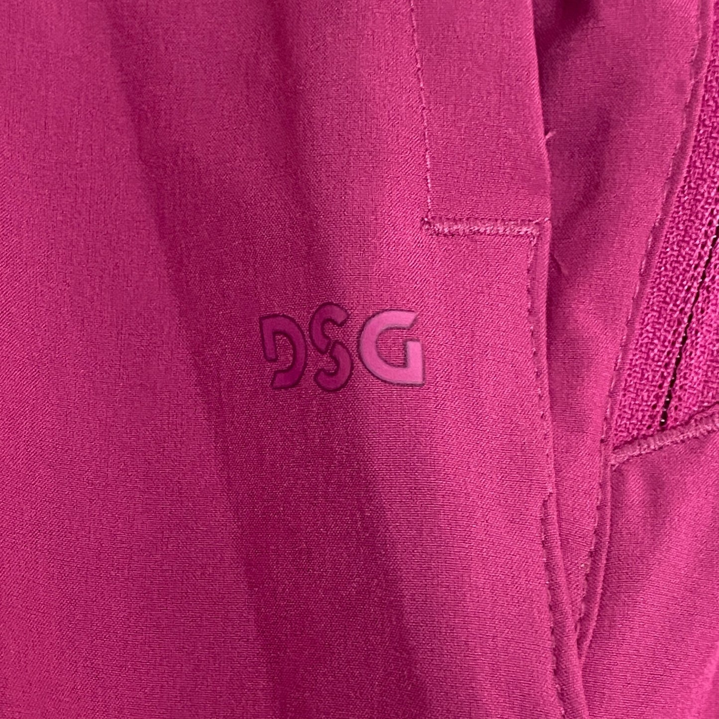 DSG Men's 8'' Agility Woven Shorts Wild Berry Training Solid DAM20111X