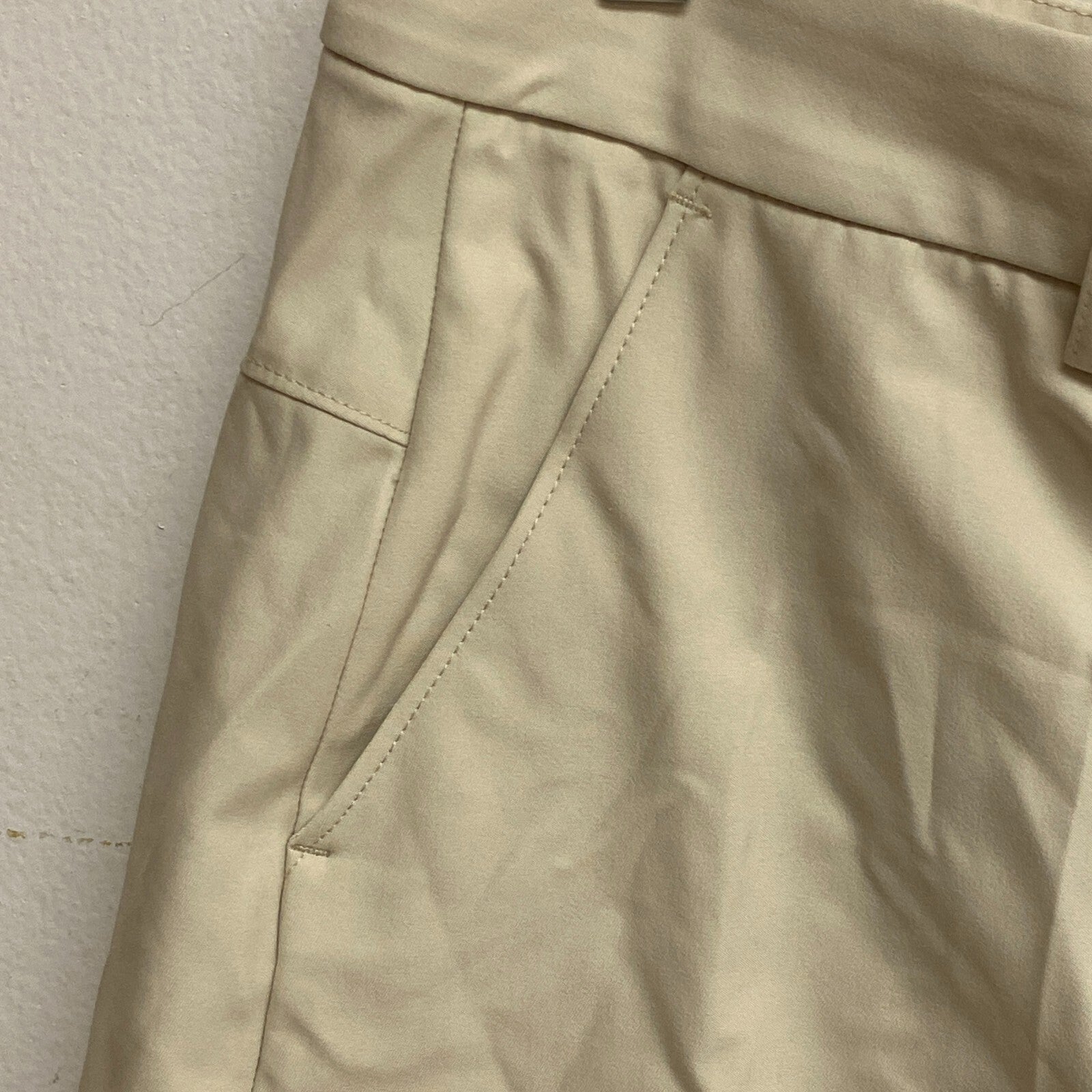 Calia Womens 4 in Tailored Chino Short Light Sand Solid Summer WCG14008