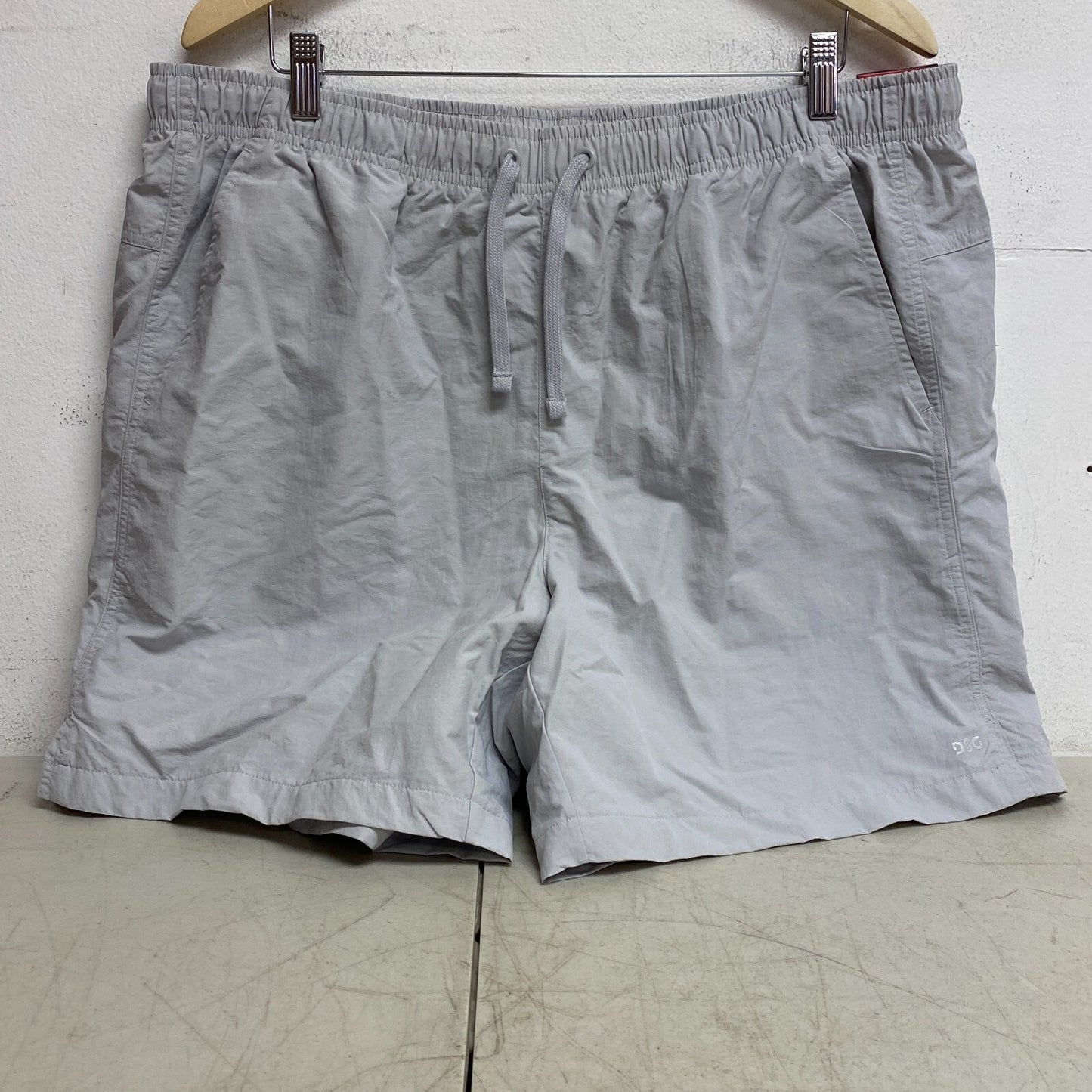 DSG X TWITCH + ALLISON Men's 6â Nylon Lifestyle Shorts Light Gray BOSSM13131