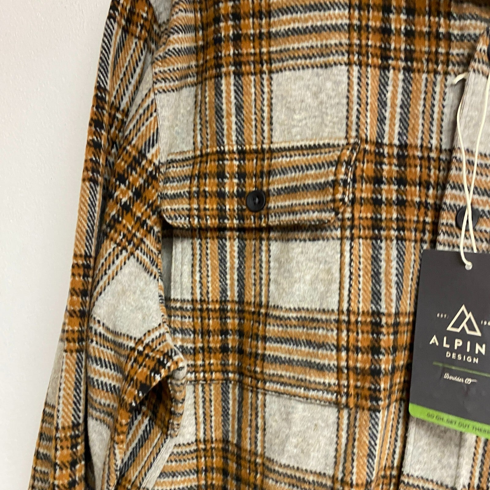 Alpine Design Men's AD M Wanderful Button Up Plaid Grey Montawk Plaid ADM23201P