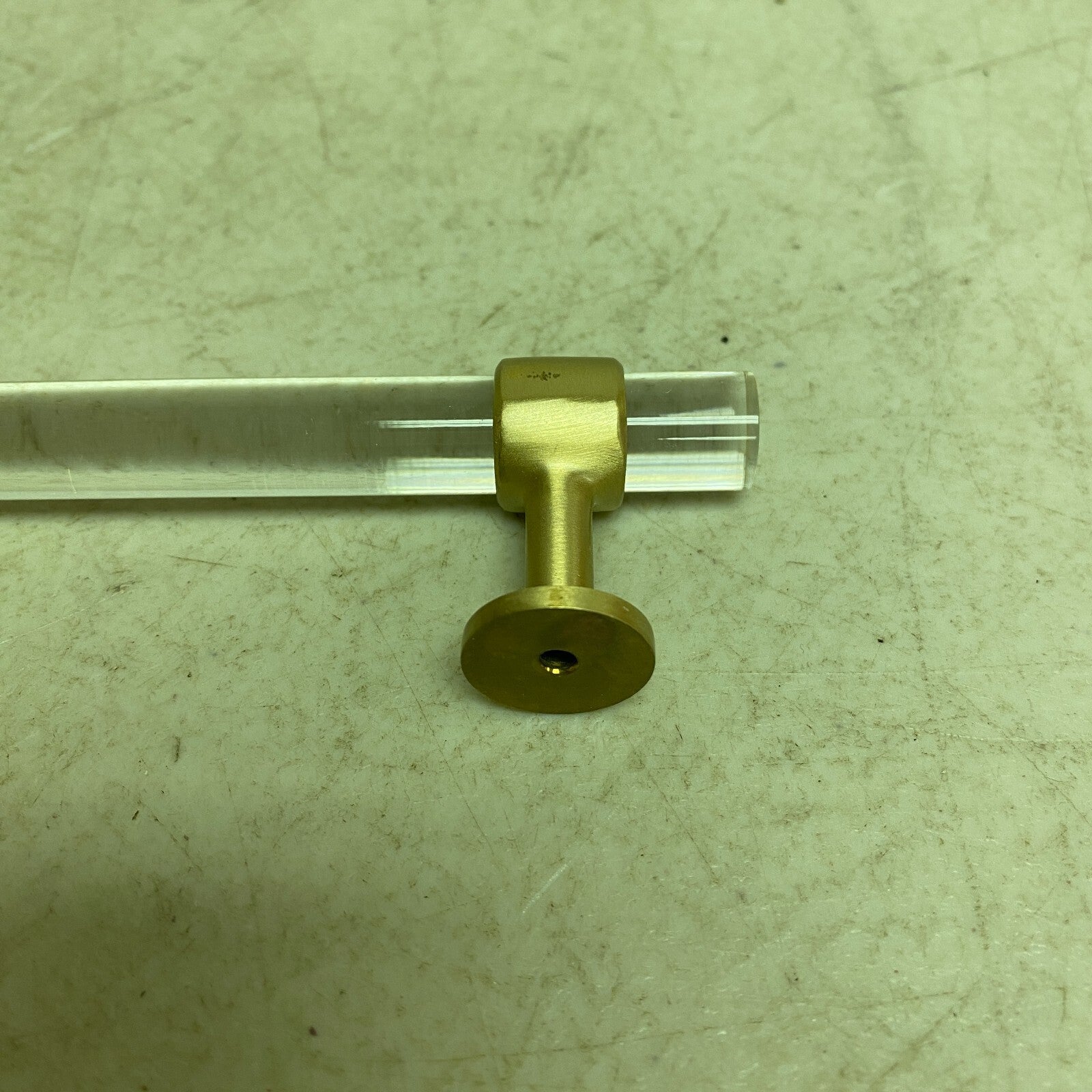 SIGNATURE HARDWARE 6" BERYN ACRYLIC CABINET PULL SATIN BRASS , HN-B-9021.6.SB