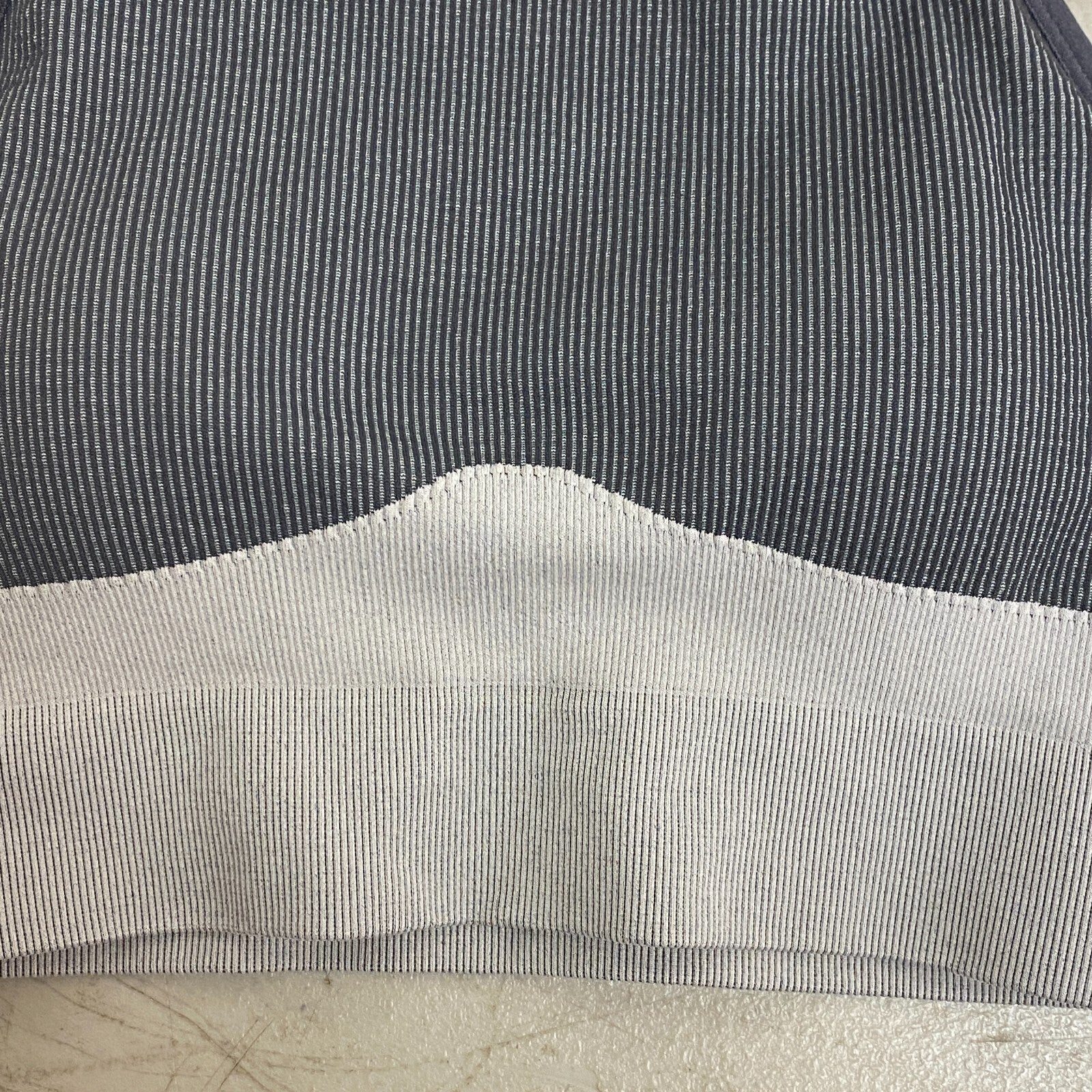 DSG TWITCH+ALLISON Medium Support Seamless Iridescent Bra Carbon Grey/Oat Milk