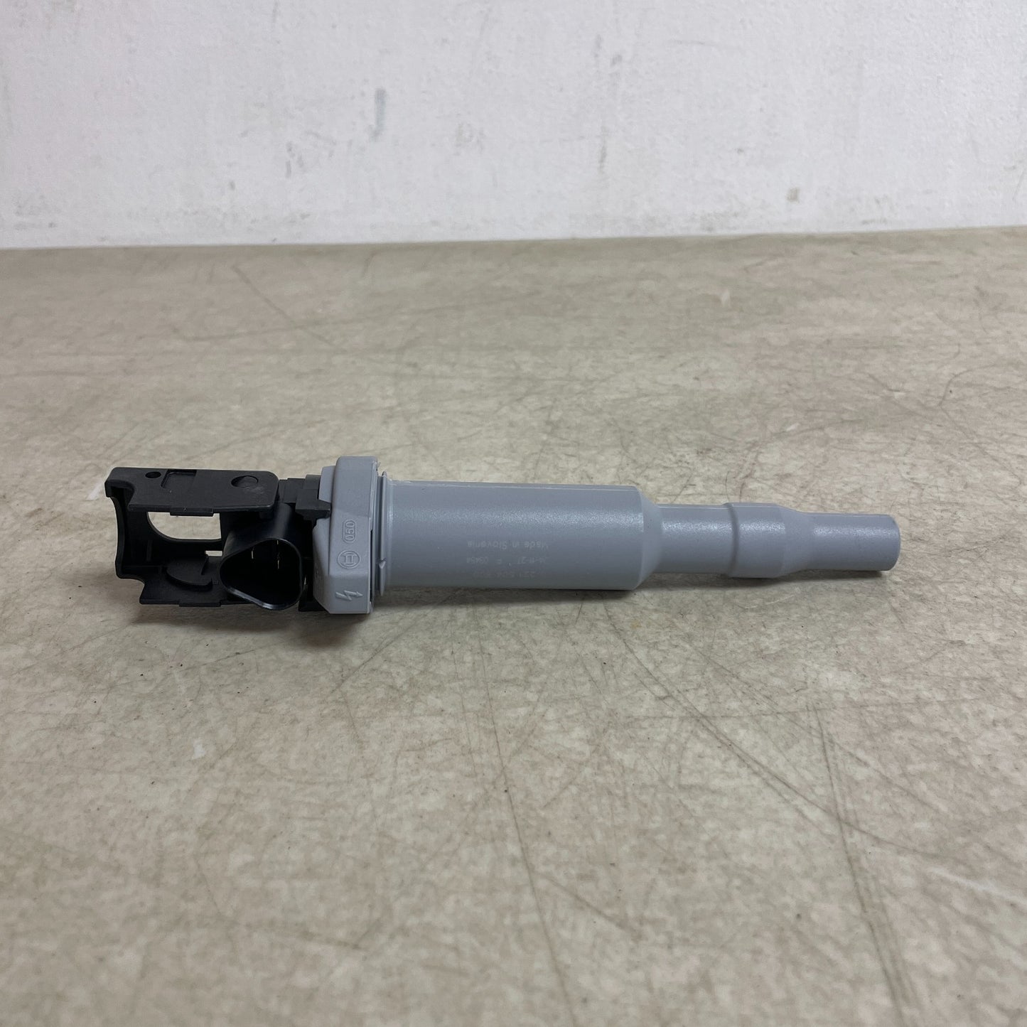 Bosch Ignition Coil Plug-In OE Pencil Coil Black 2006-2018 BMW/Mini 0221504800