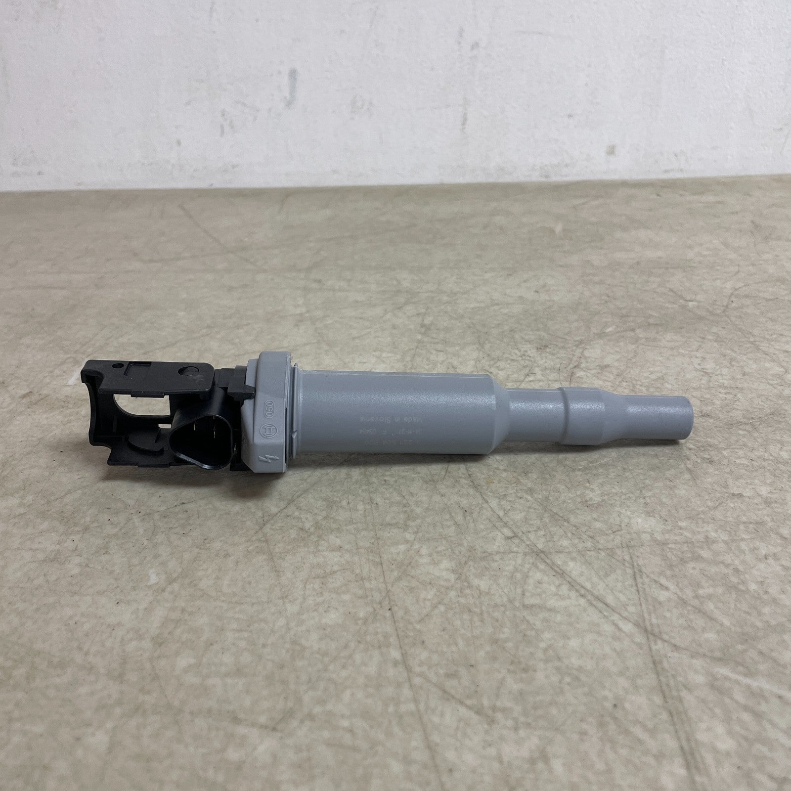 Bosch Ignition Coil Plug-In OE Pencil Coil Black 2006-2018 BMW/Mini 0221504800