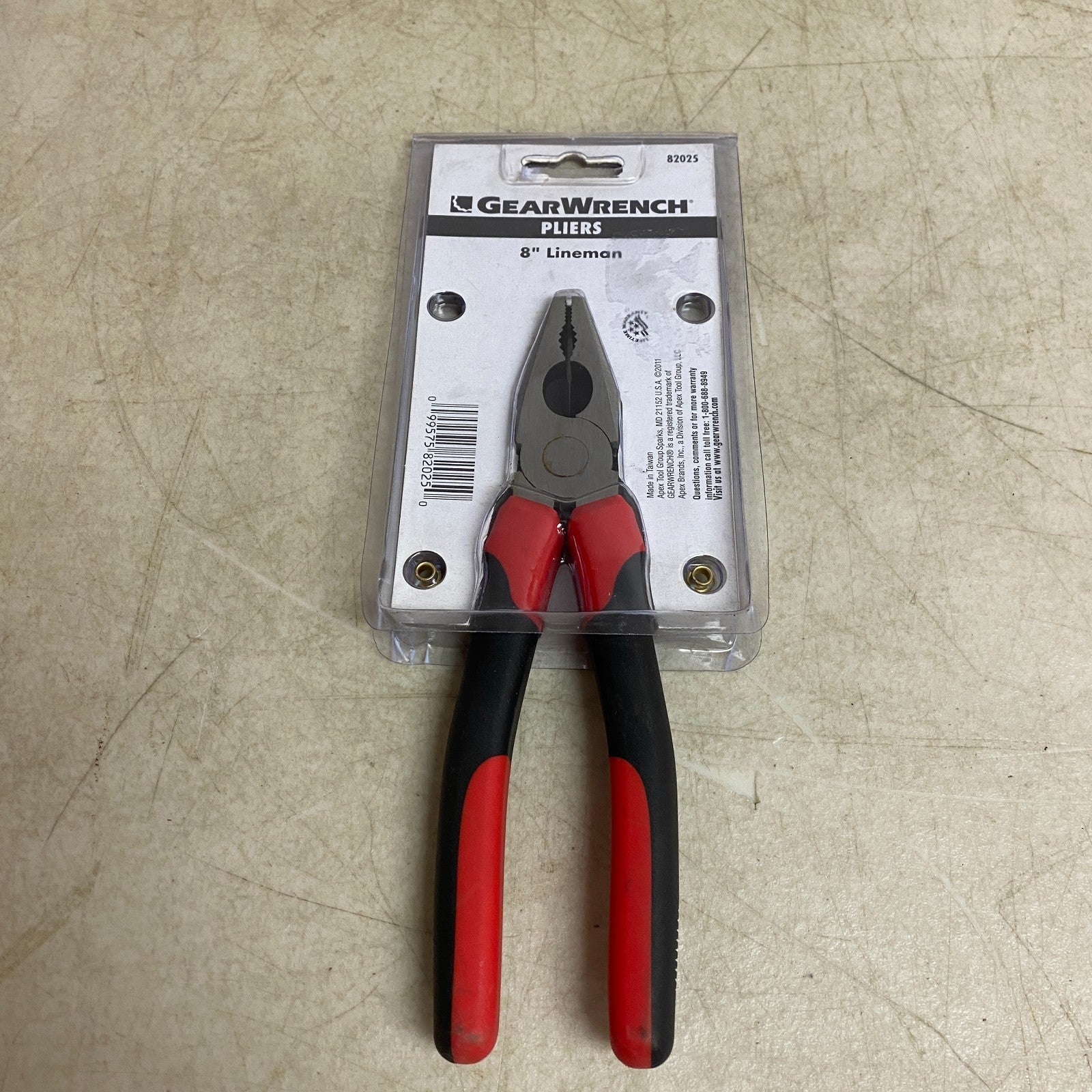 GEARWRENCH 8″ Lineman’s Pliers Multi Material Grip 82025