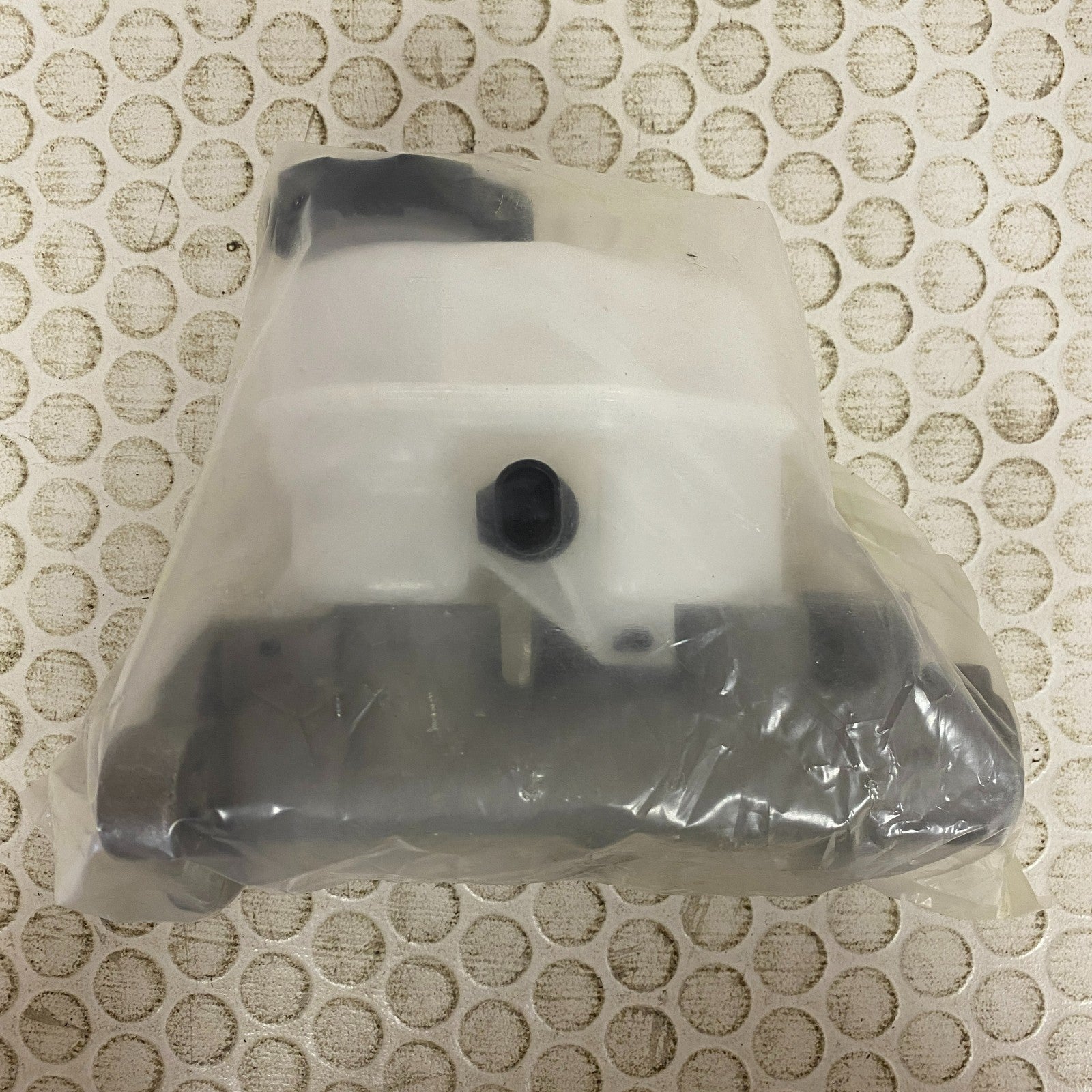 CARQUEST MCA390175 Brake Master Cylinder w/ Reservoir Aluminum 0.946″ Bore