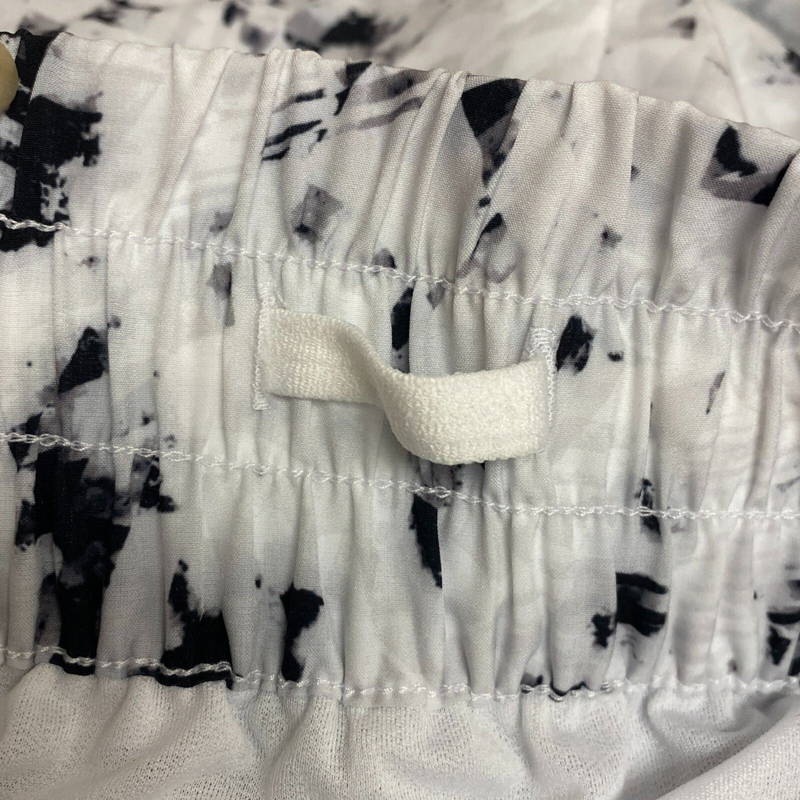 DSG Women's 3â High Rise Stride Power Surge White Shorts Summer DAW12327PRTZ