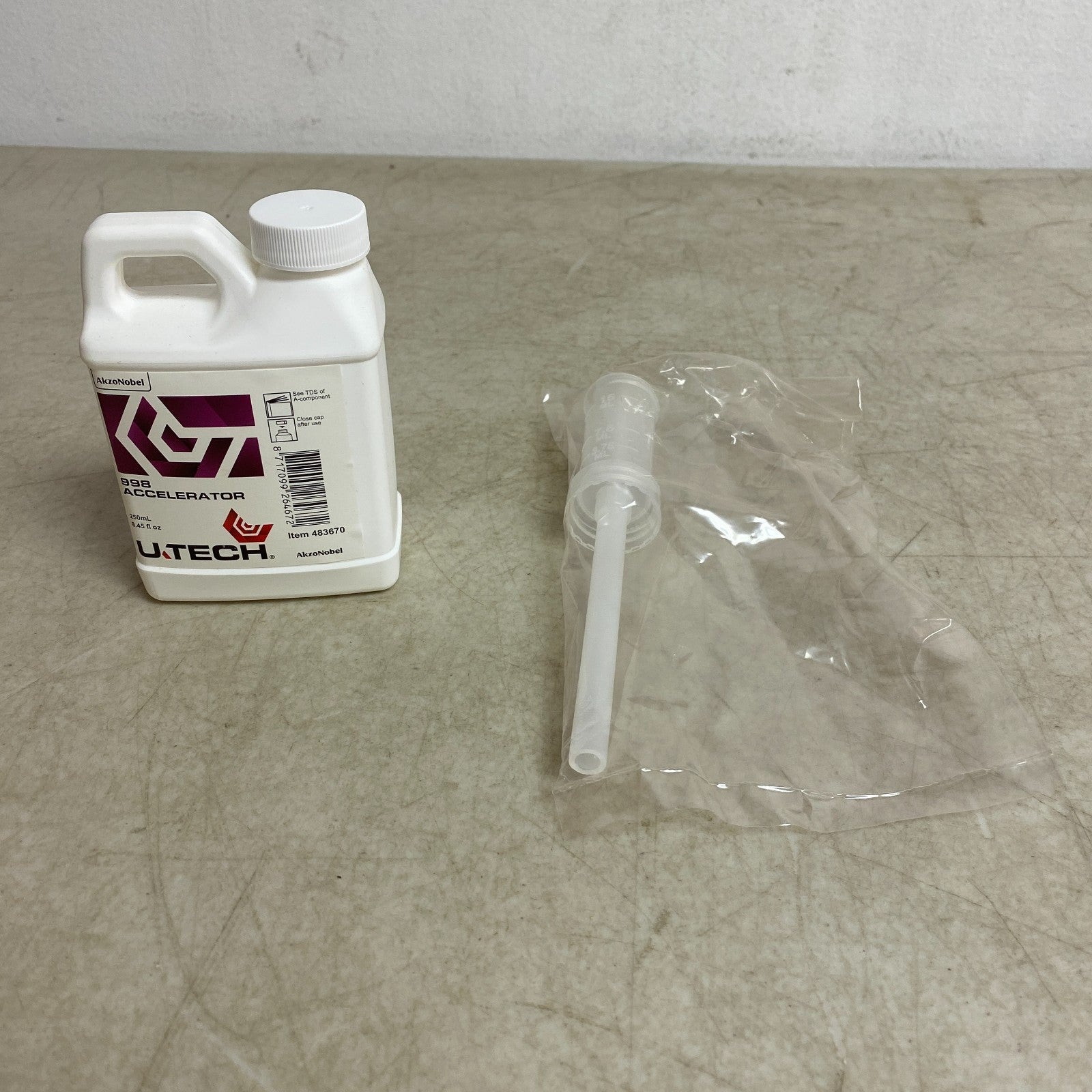 AkzoNobel U‑TECH 998 Accelerator for 250 ml bottle use
