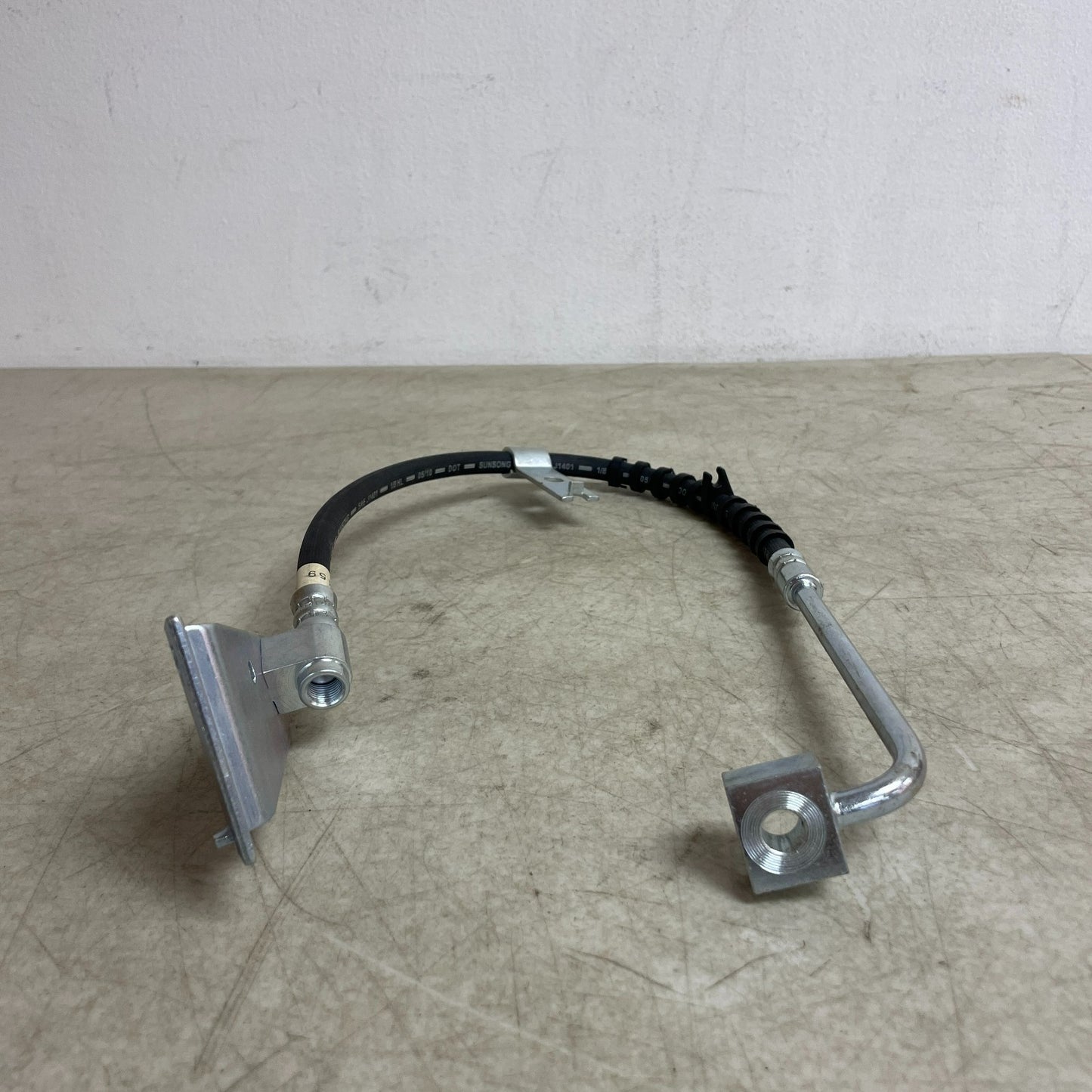 CarQuest Wearever Brake Hose Assembly Banjo-Female 98–03 Dodge BHA381159