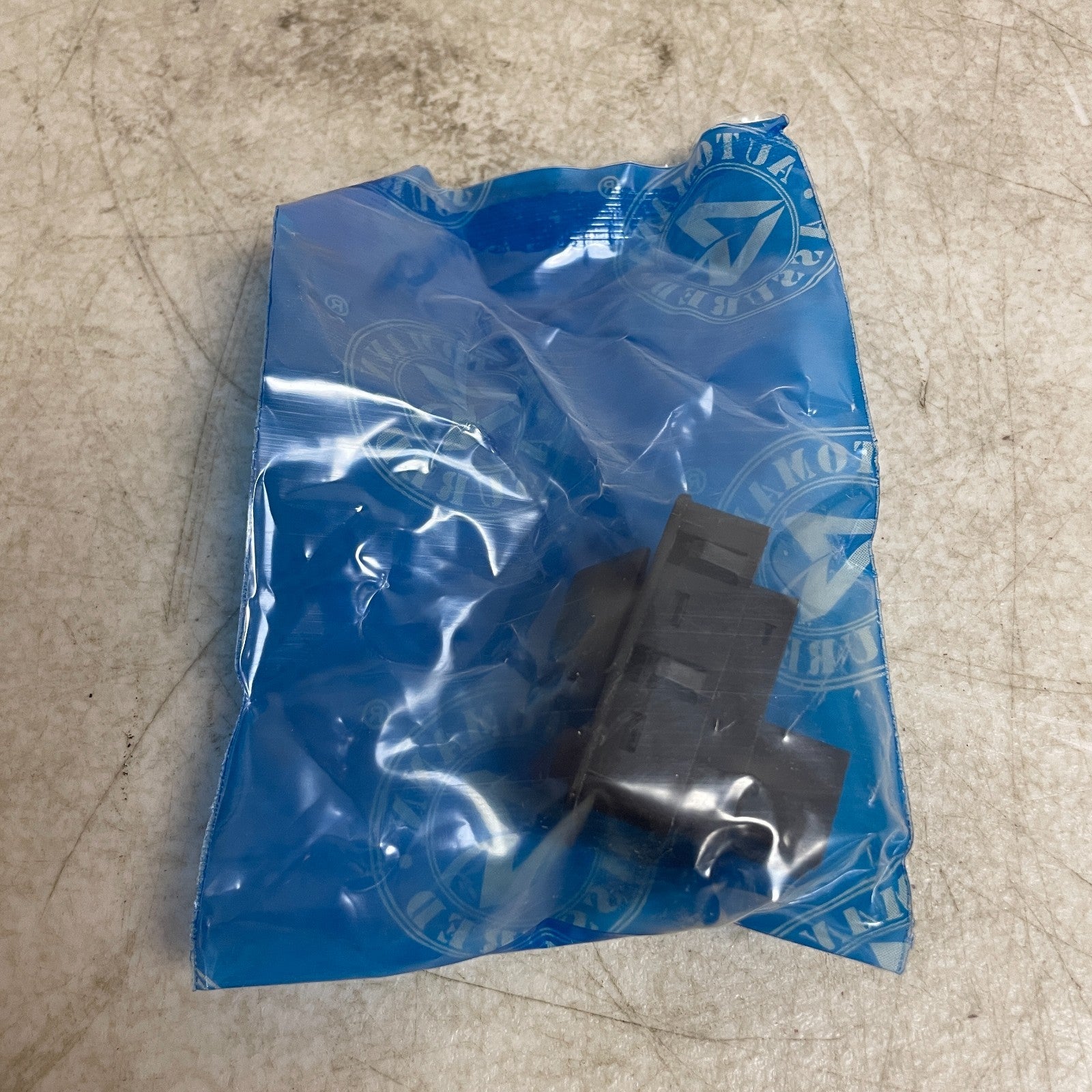 Automann Mirror Switch 577-46501 for Freightliner Century 2003–2009 Truck Cab