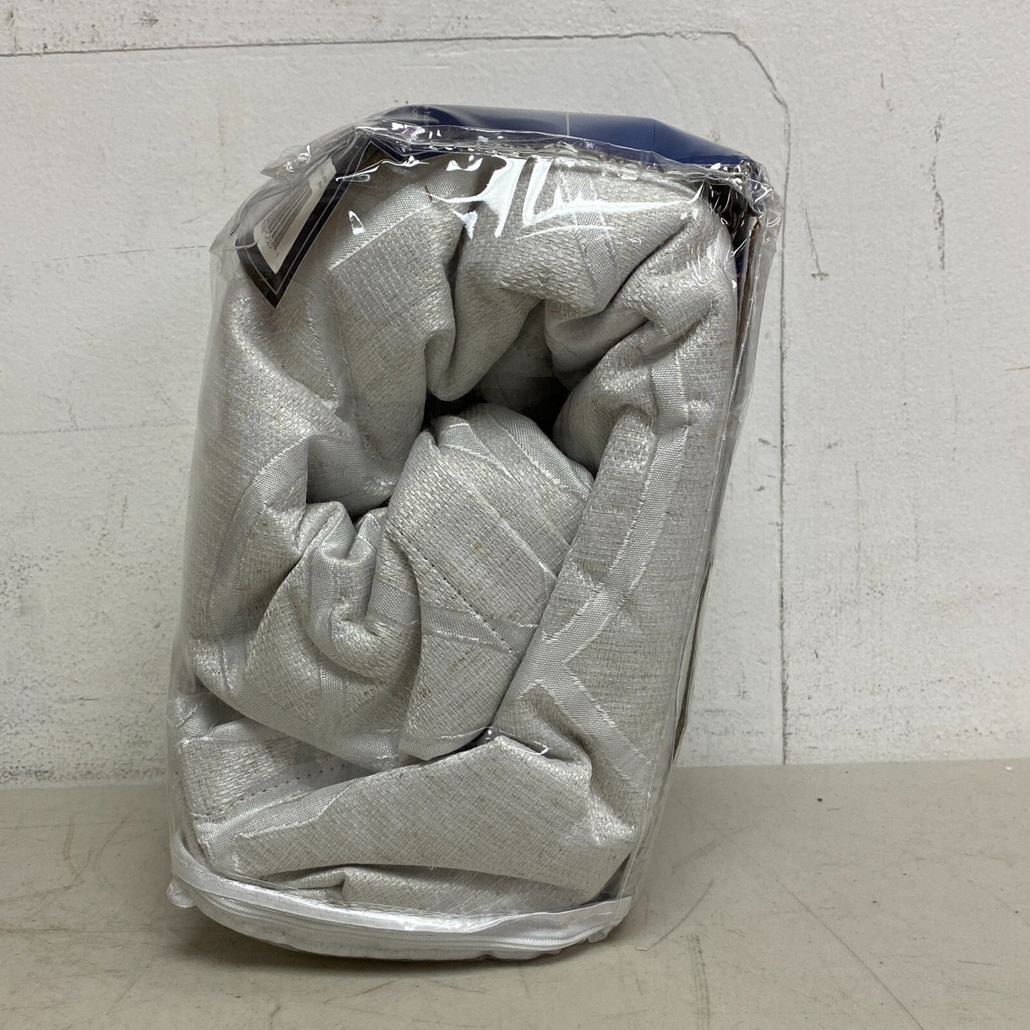 Eclipse Fleece Lined Insulating Curtain Grommet Pannel 100% blackout ambiance...