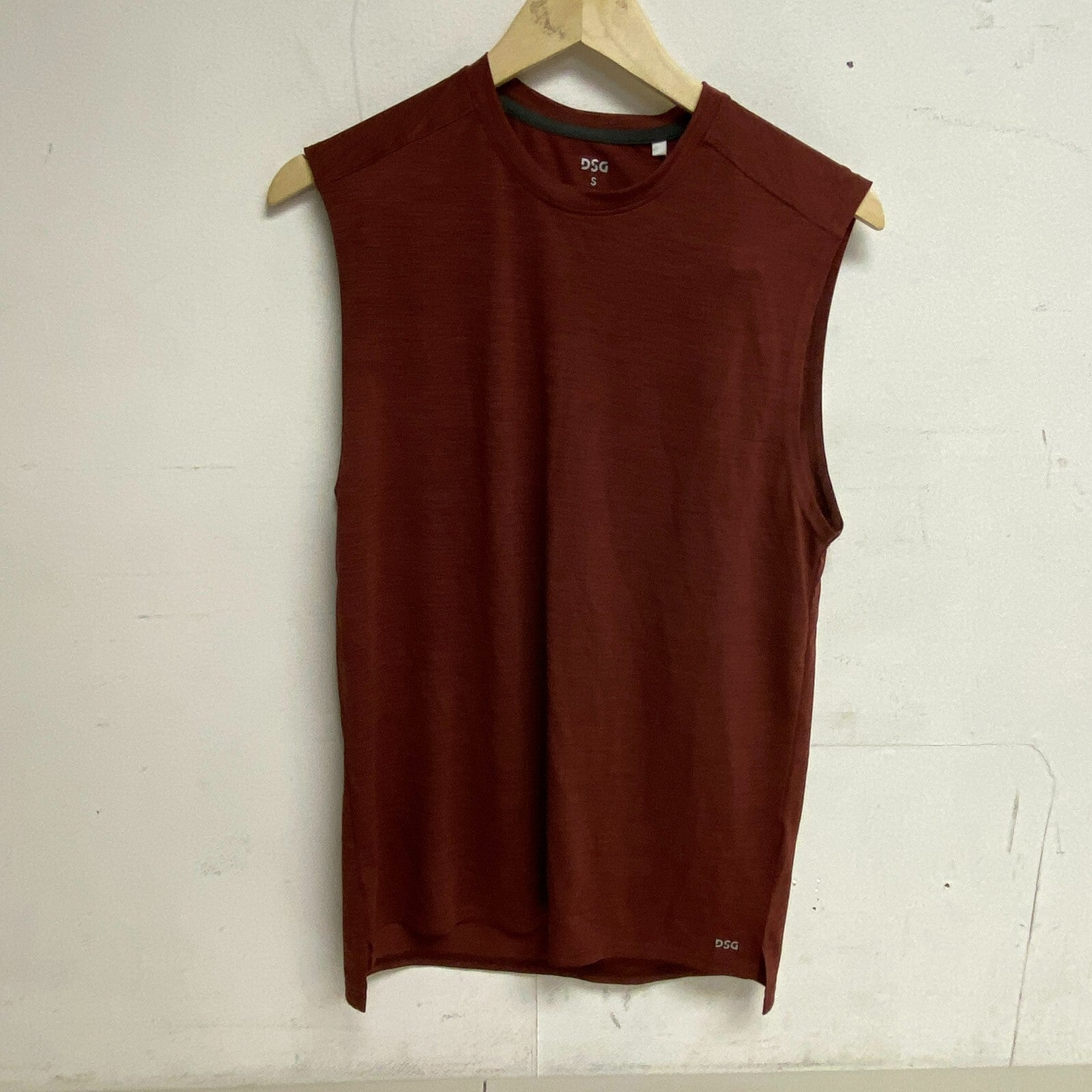 DSG Men's Movement Muscle Tank Deep Brick/DK Deep Brick Sleeveless DAM12115