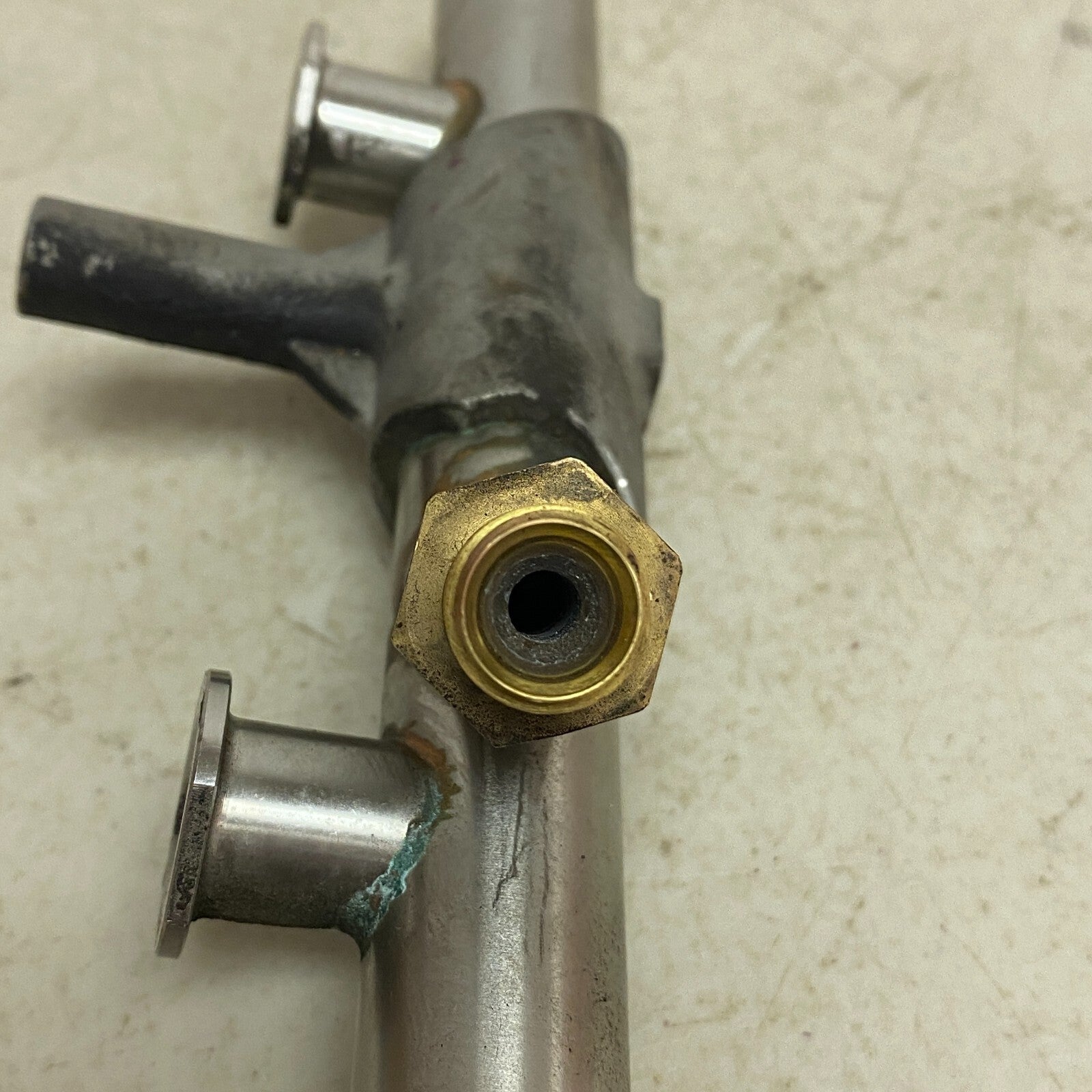 Audi LEFT FUEL RAIL / PIPE for 2016-2024 AUDI Q7 4M 3.0L 06E130089AF