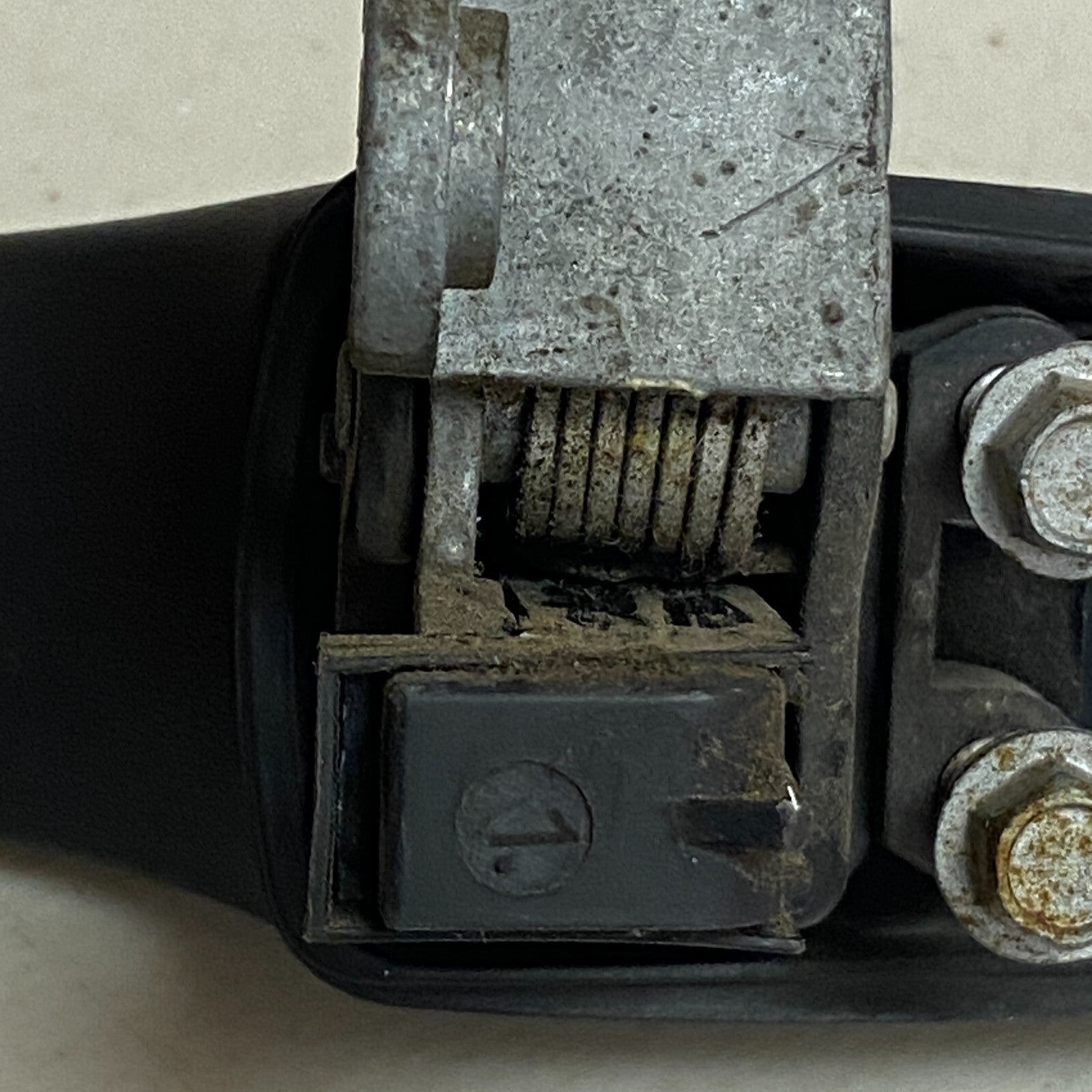 2008-2013 DODGE JOURNEY FRONT OR REAR PASSENGER SIDE EXTERIOR DOOR HANDLE OEM