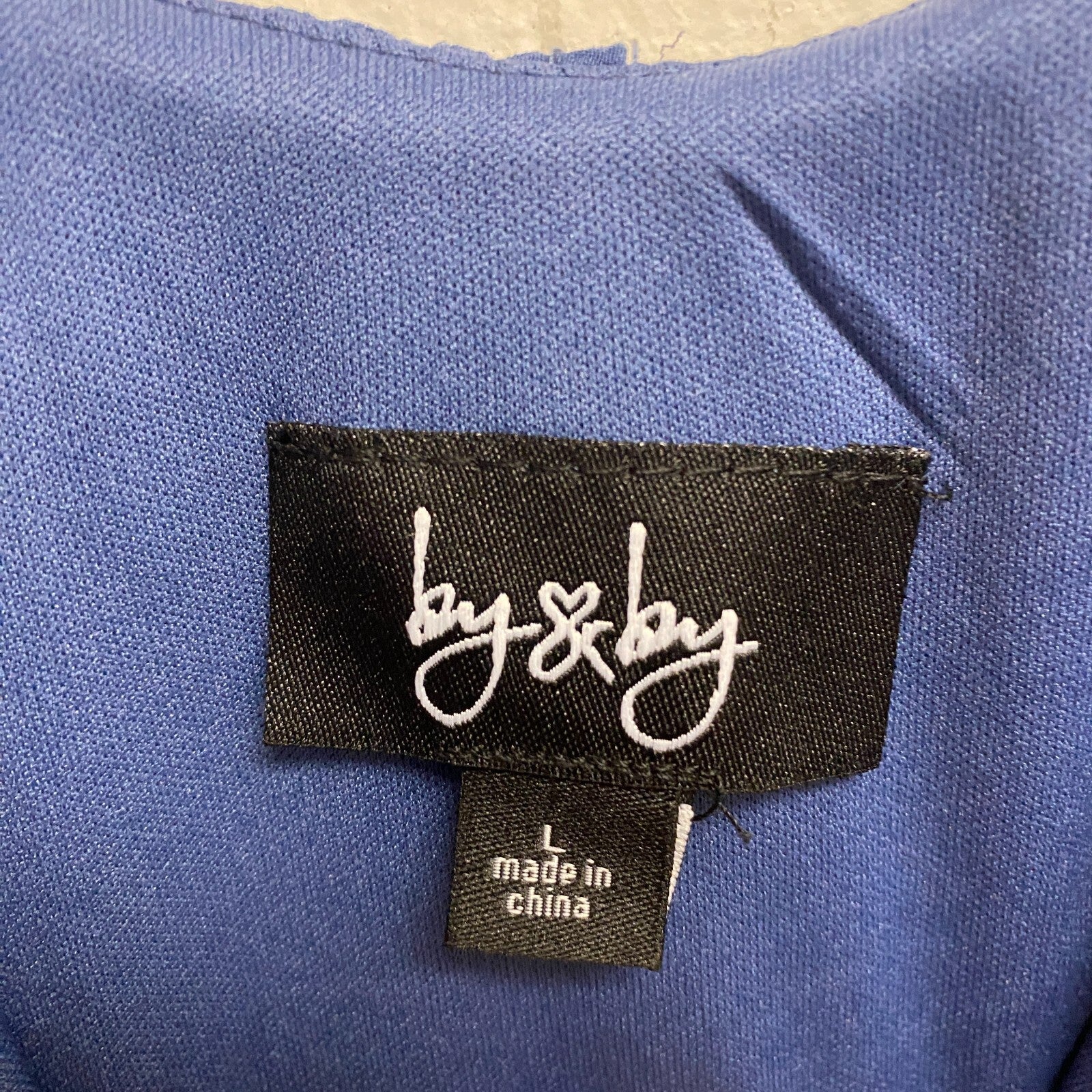 By & By Women's Casual Sheath V-Neck Ruffle Dress Size Large Color: Denim