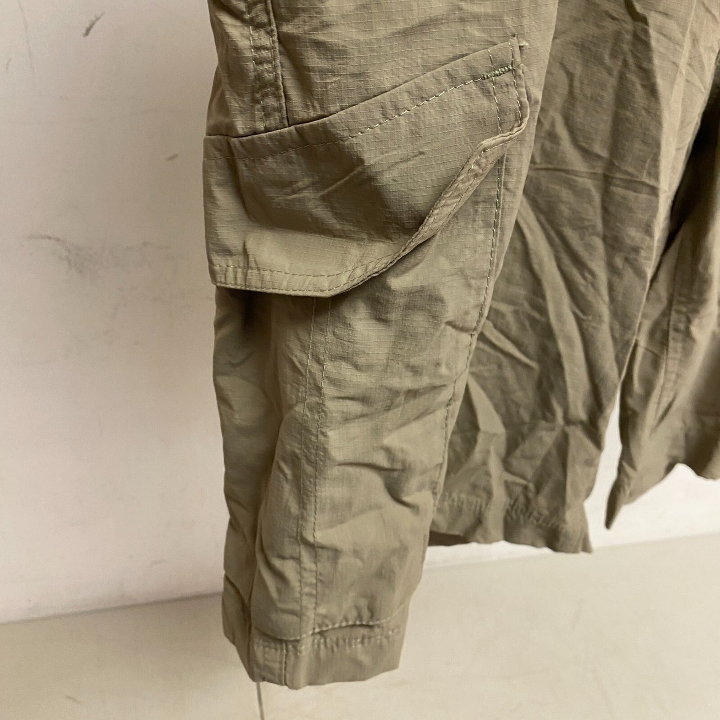 Columbia Men's Trendy Silver Ridge Cargo Shorts Olive Green AM4084-221 Size 40