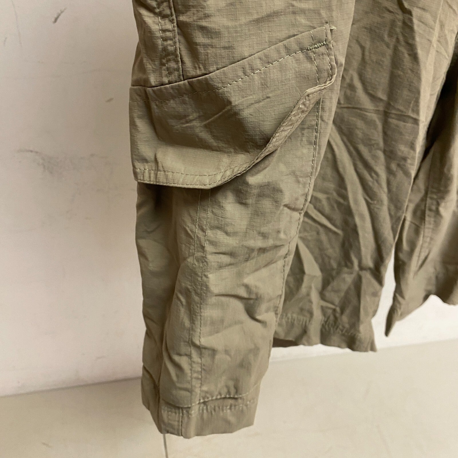 Columbia Men's Trendy Silver Ridge Cargo Shorts Olive Green AM4084-221 Size 40