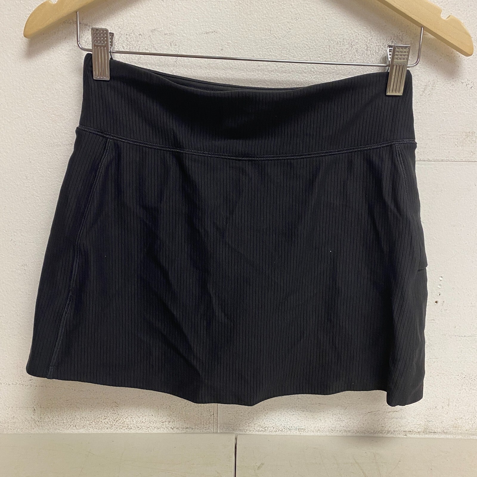 Alpine Design Women's Relaxed Fit High Rise Ribbed Skort Pure Black ADW13809