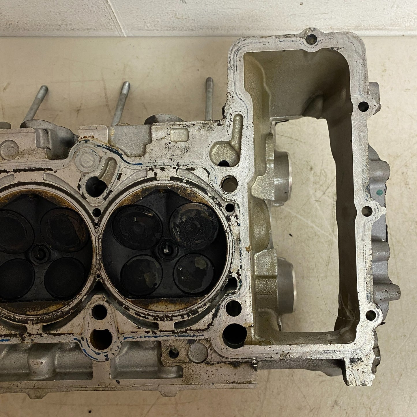 Audi PETROL ENGINE MOTOR LEFT CYLINDER HEAD 06E103404AA