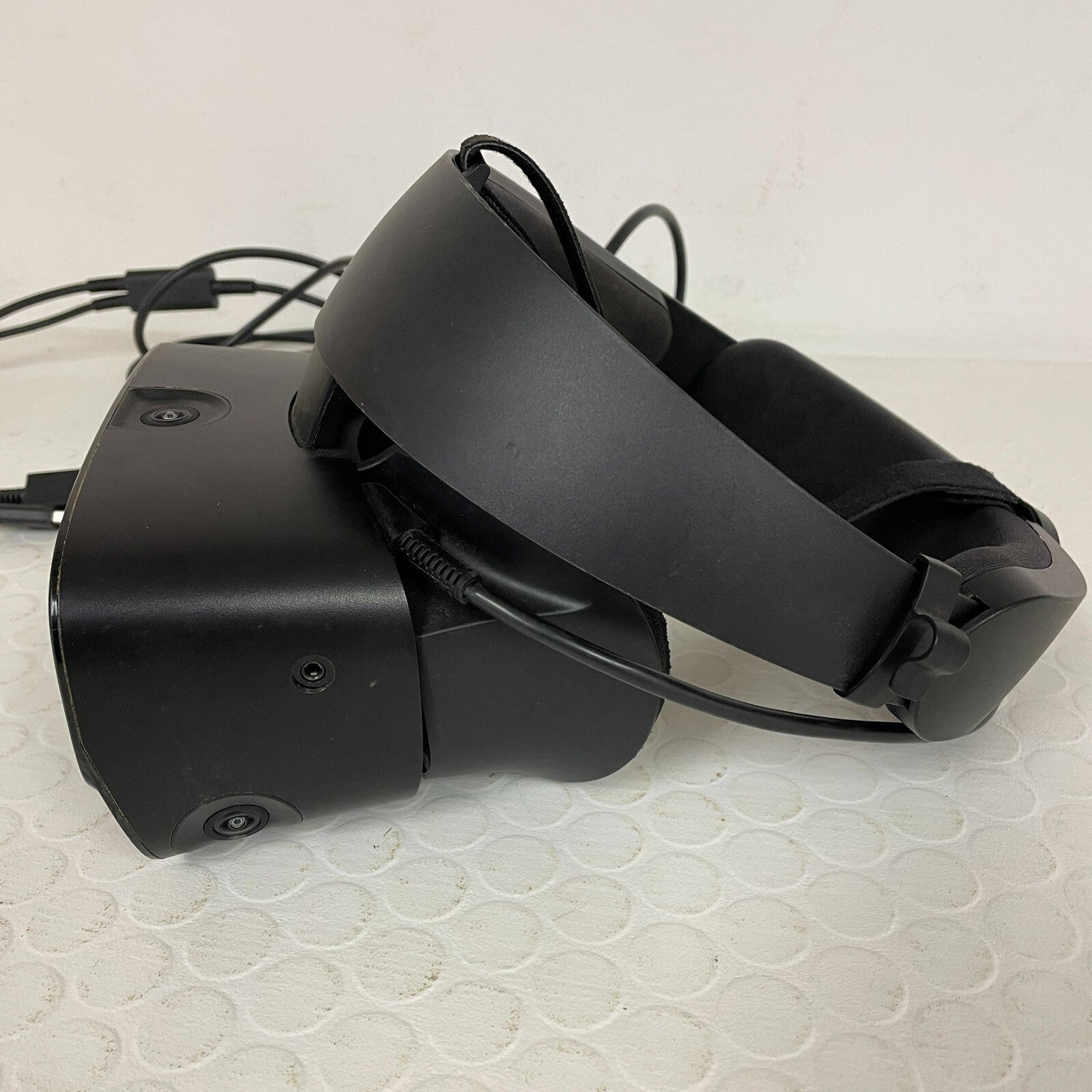 Oculus Rift S Virtual Reality Headset - Black (Includes Headset, Controllers)