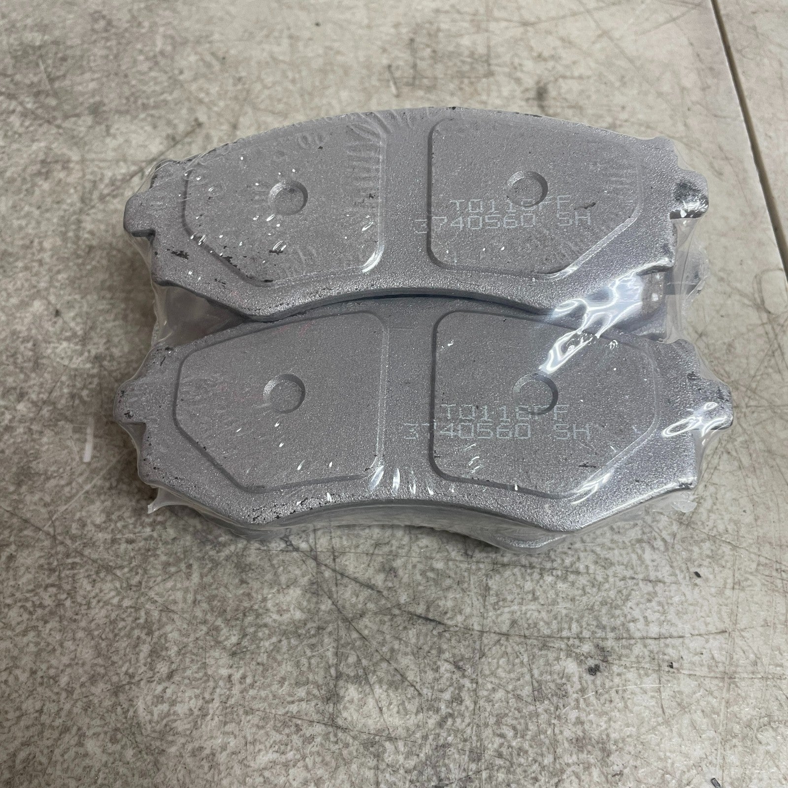 Wagner QC462 Brake Pads ThermoQuiet Ceramic Front 2000-2006 Nissan Sentra