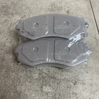 Wagner QC462 Brake Pads ThermoQuiet Ceramic Front 2000-2006 Nissan Sentra