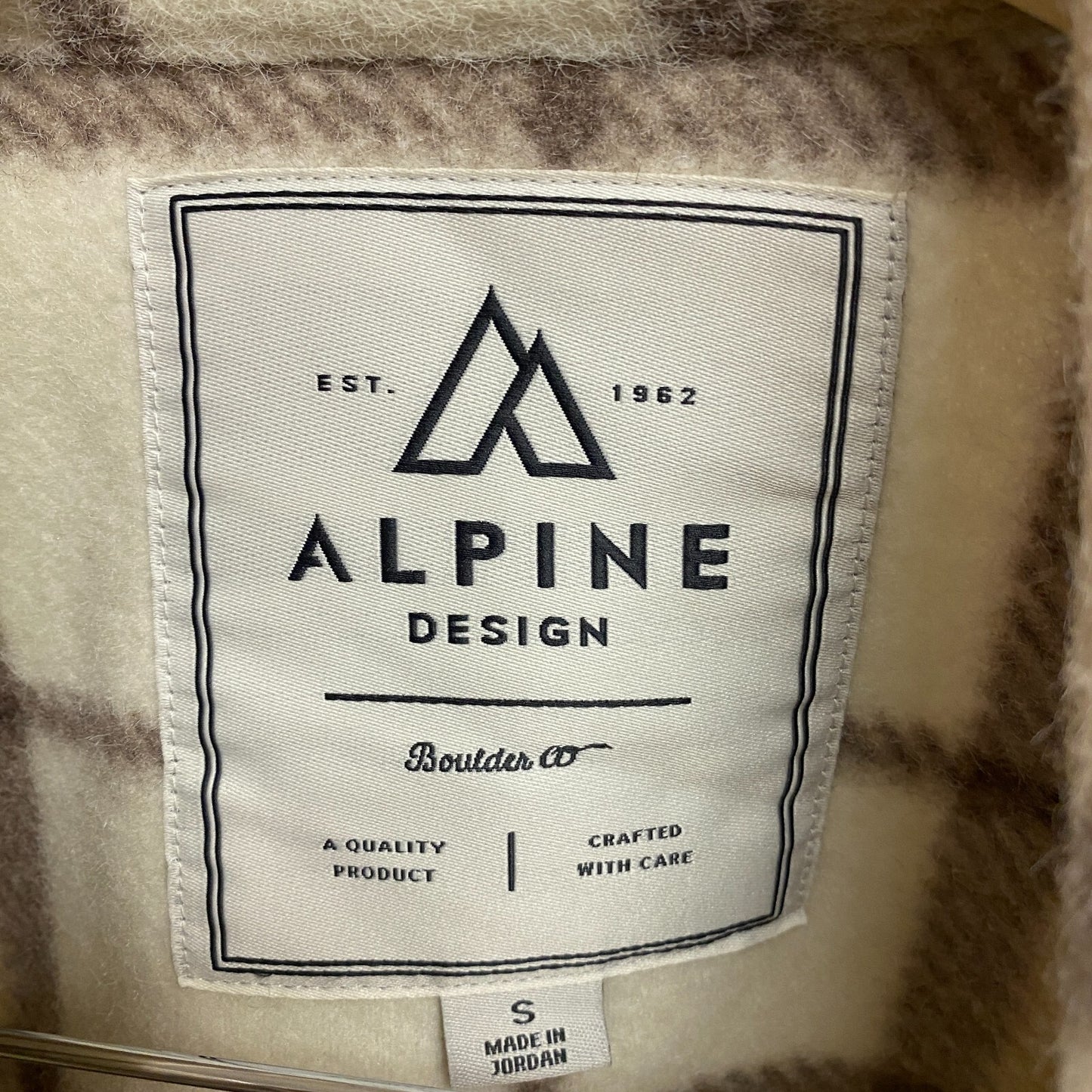 Alpine Design Women's W AD Wayfarer Fleece 1/4 Zip Frigid Plaid Tan ADW23680P