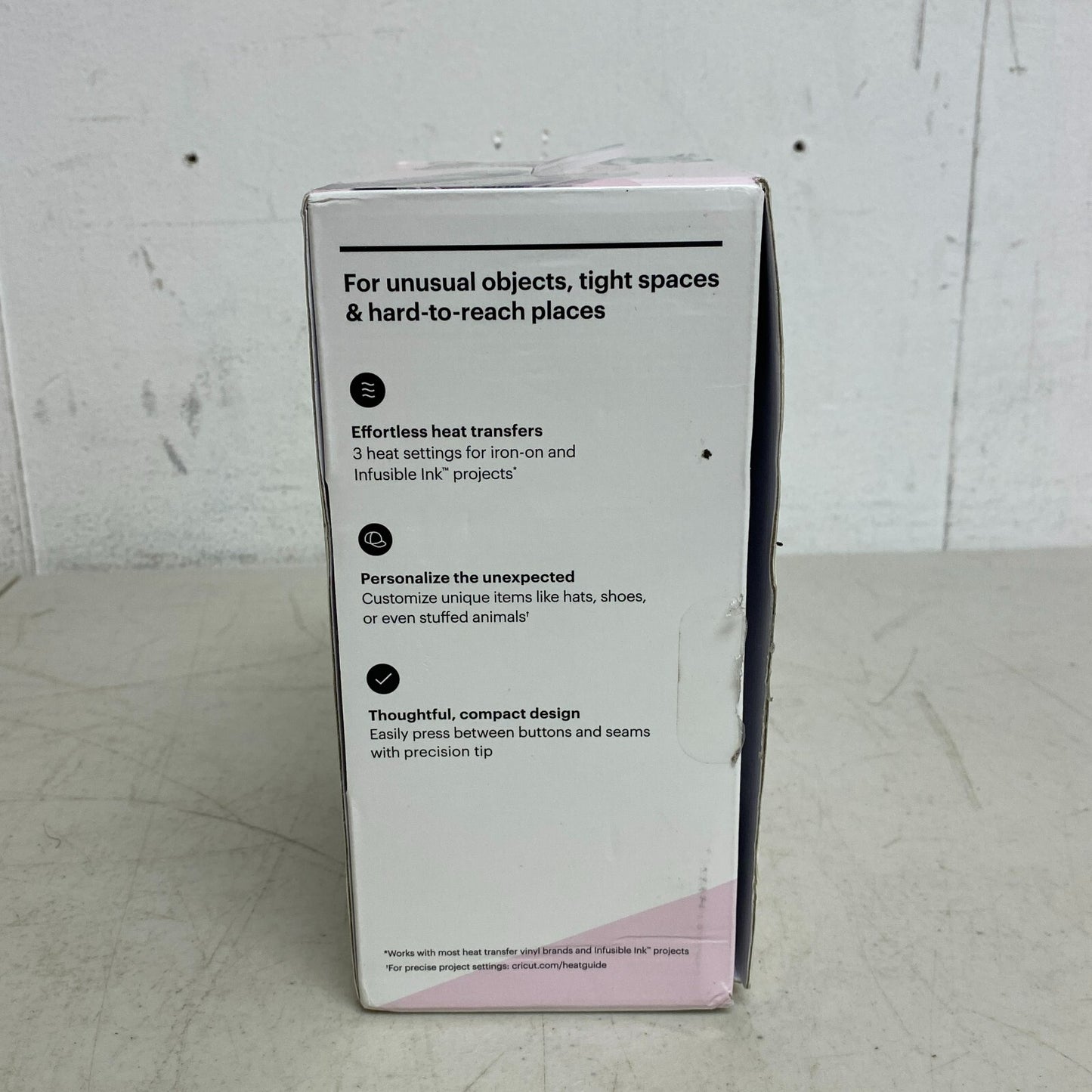 Cricut EasyPress Mini™, Raspberry - Compact Handheld Heat Press 4"x3.5"