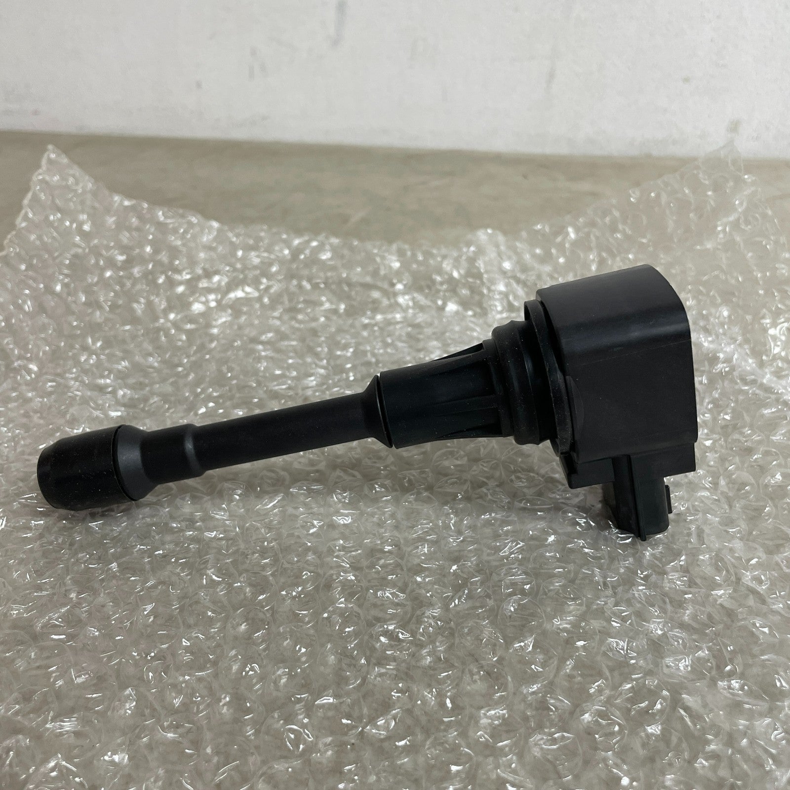 Hitachi IGC0083 Ignition Coil OE-Fit for Nissan Infiniti VK56 V8 12V