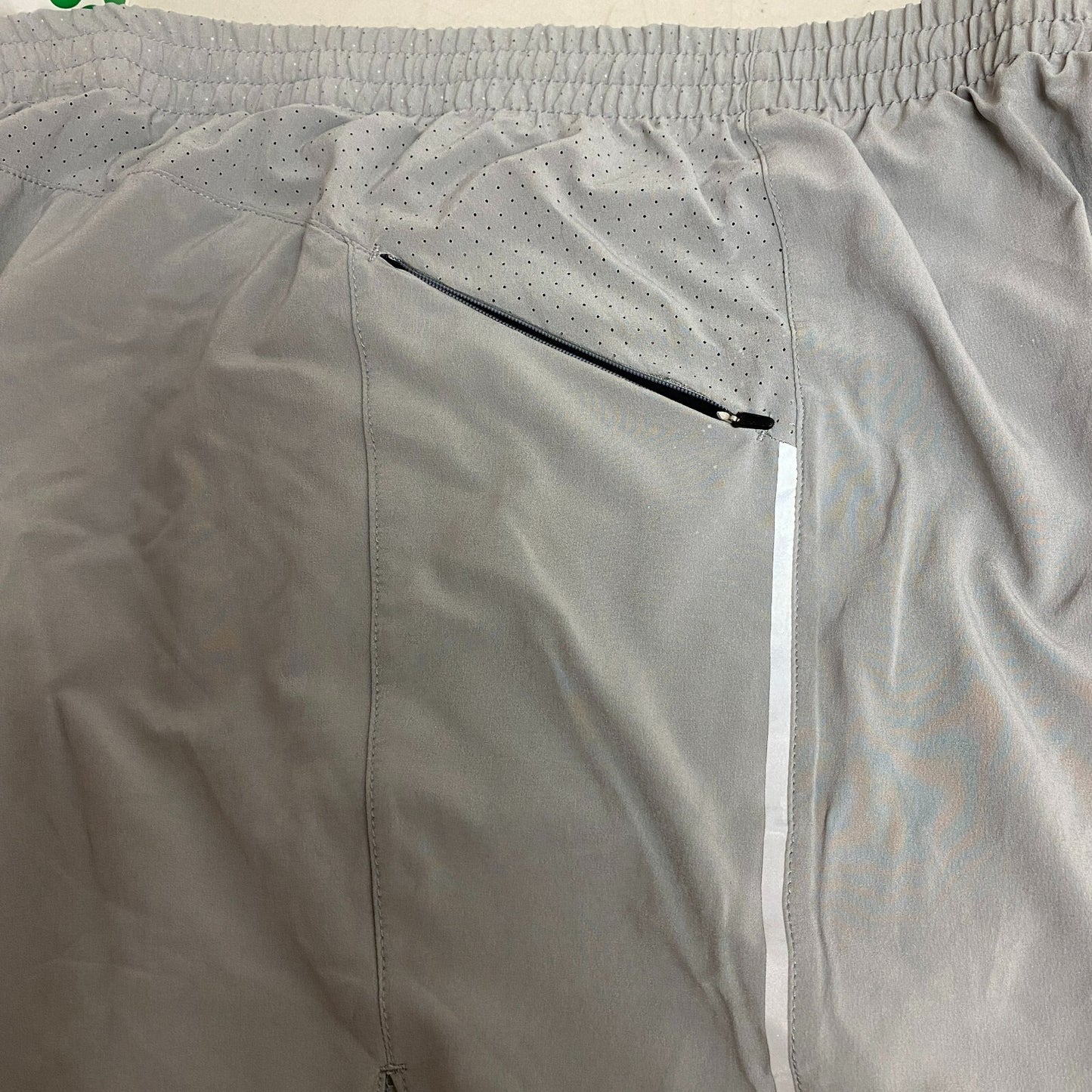 VRST Mens Accelerate Running Shorts Silver Shadow 5" Inseam Mesh Lined Stretch M