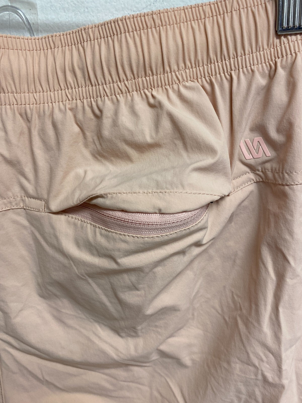 VRST Men's 5'' Everyday Elastic Waist Extra Comfort Short Pink  Crepe MAX100415