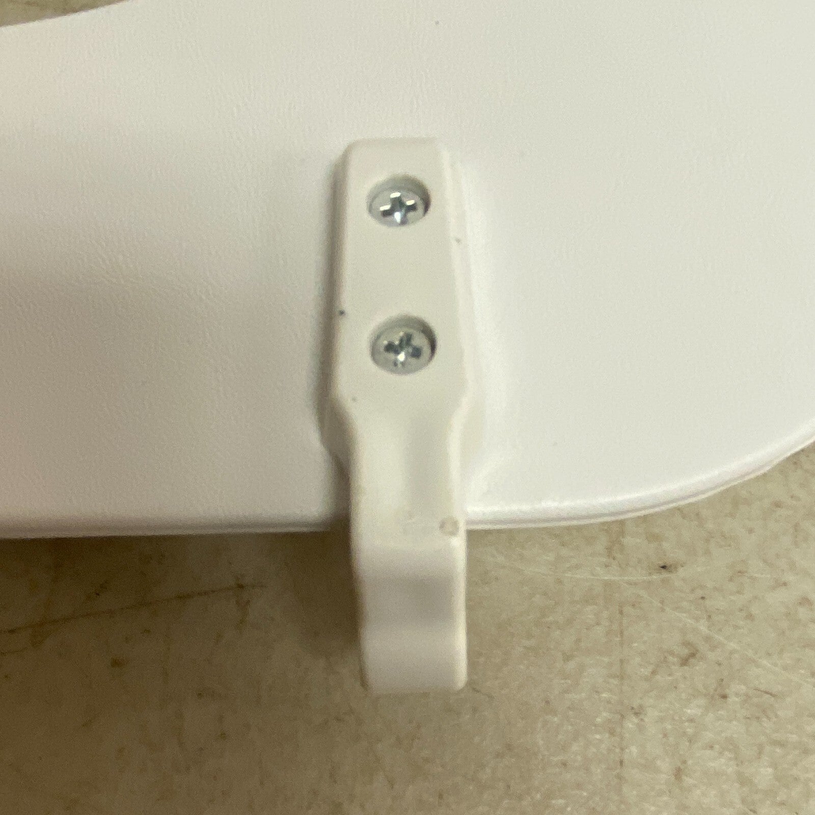 Mayfair Seat Fastening System Never Loosens 3649425 White Toalette Seat