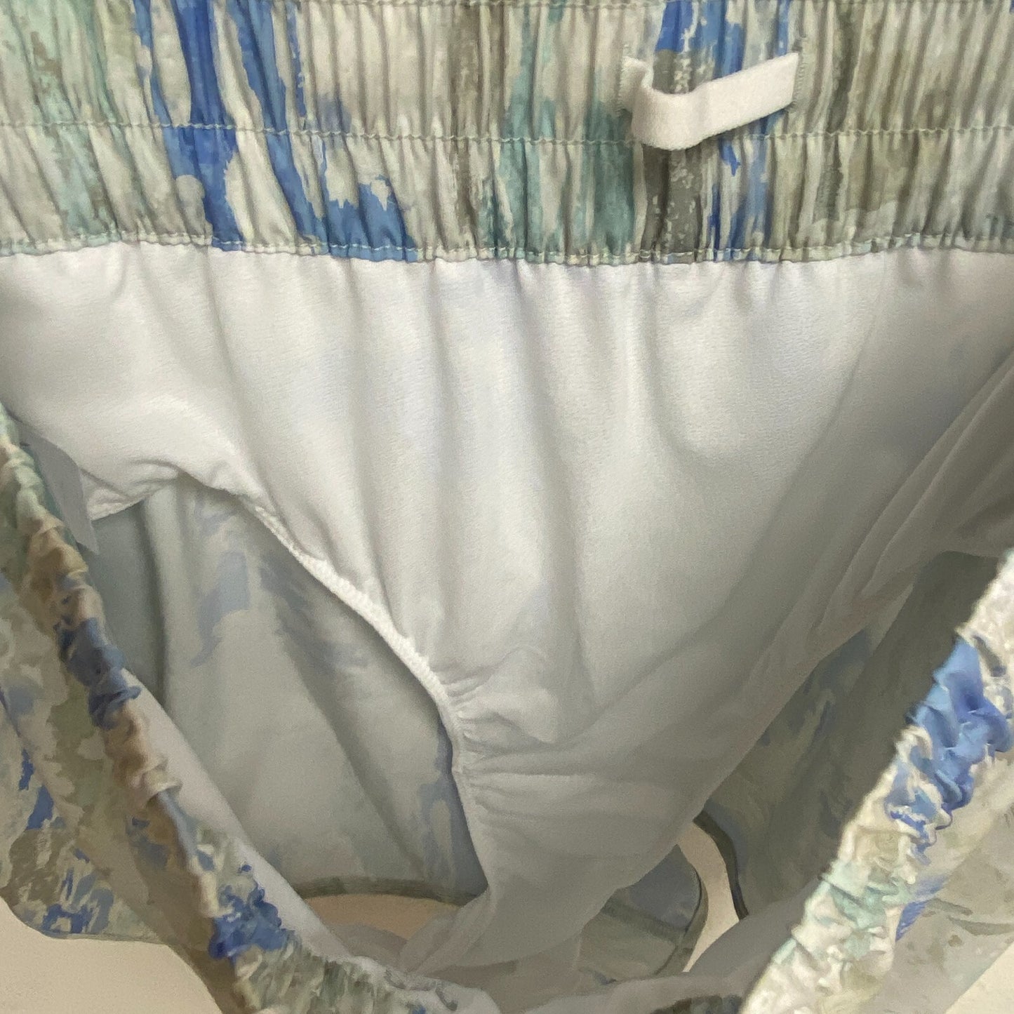 DSG Mid Rise Stride Run Shorts Size Womans Large Torn Camo Faded Olive BRAND NEW