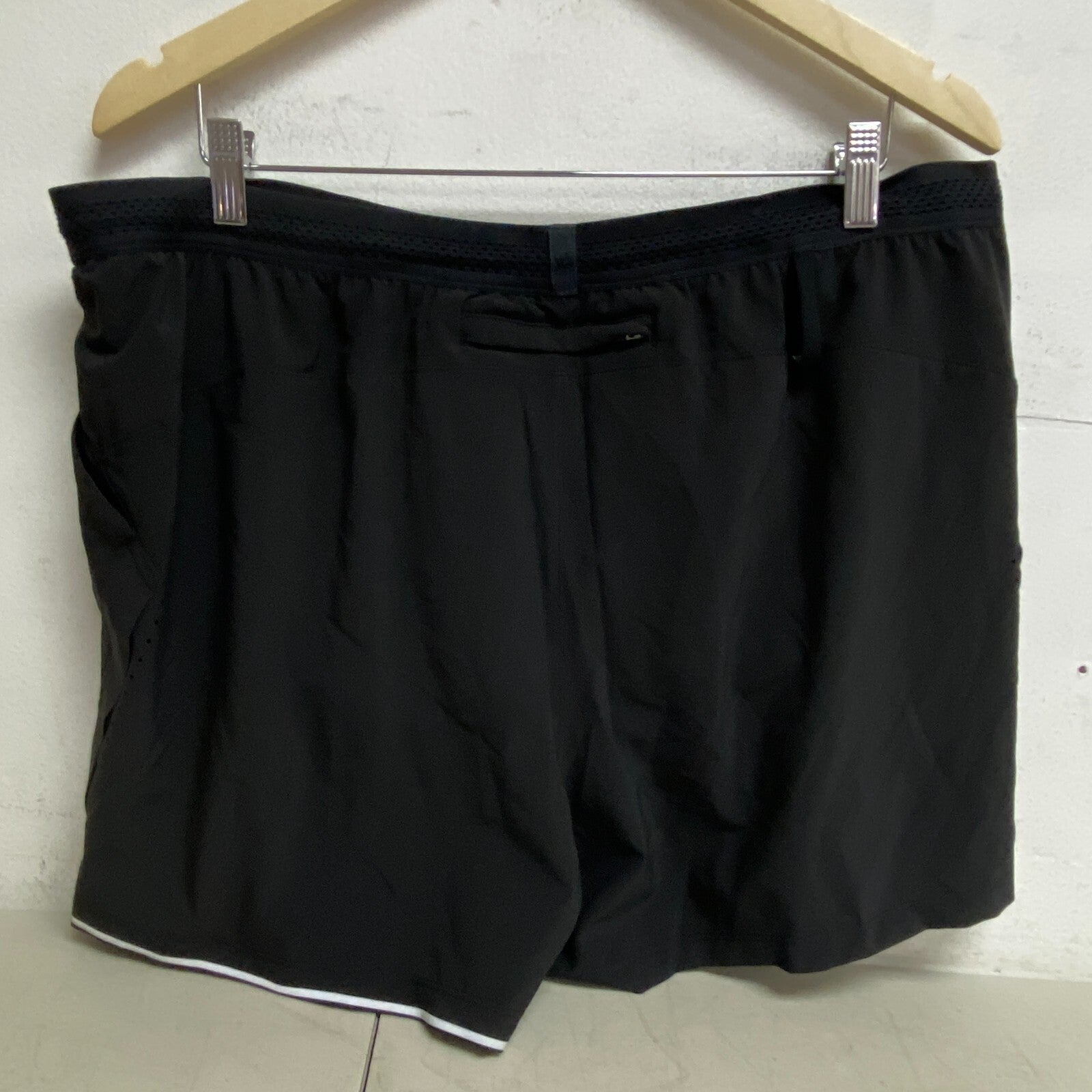 VRST Men's 5" Relaxed Fit Enthusiast Lined Run Short  Pure Black MAX100420