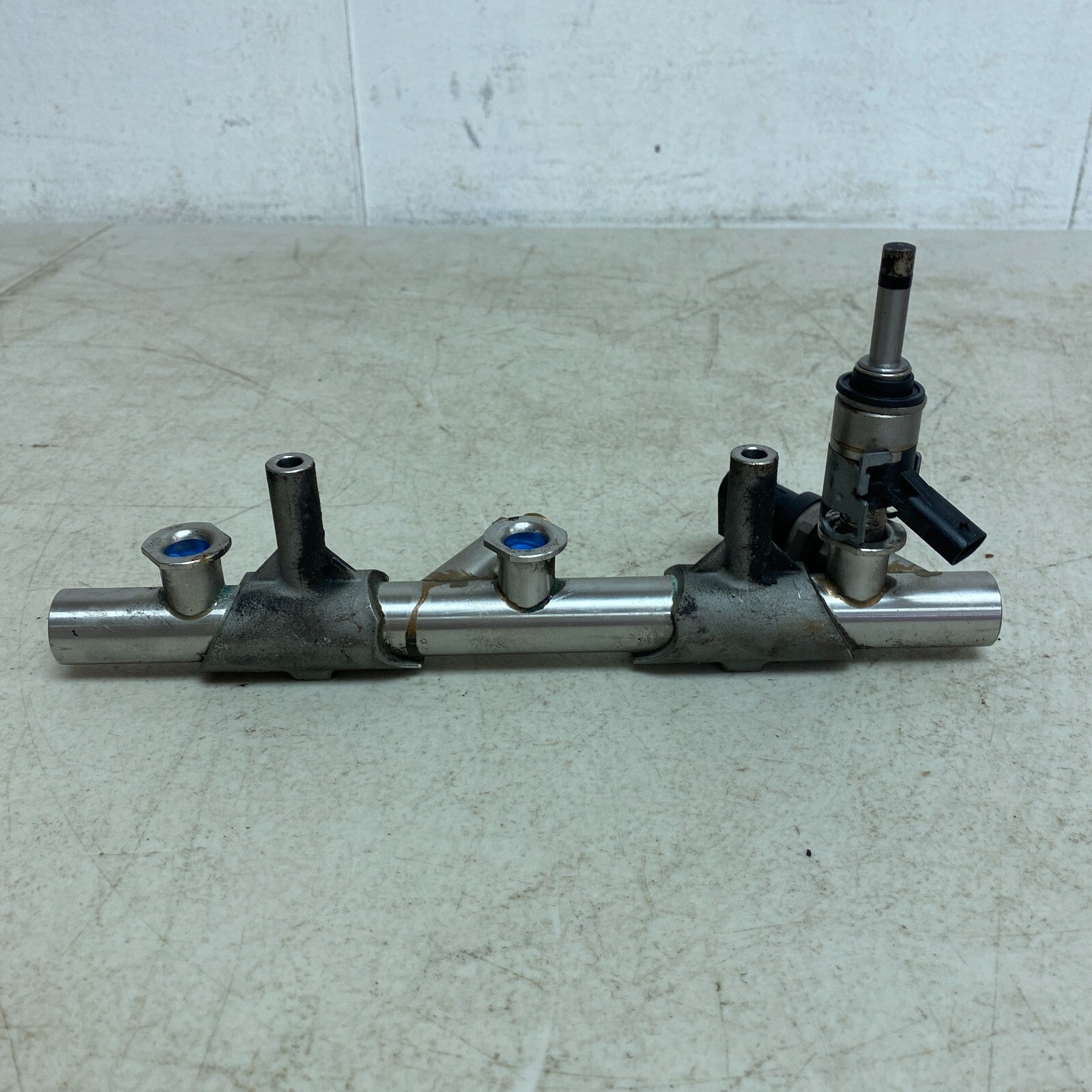 Audi LEFT FUEL RAIL / PIPE for 2016-2024 AUDI Q7 4M 3.0L 06E130089AF