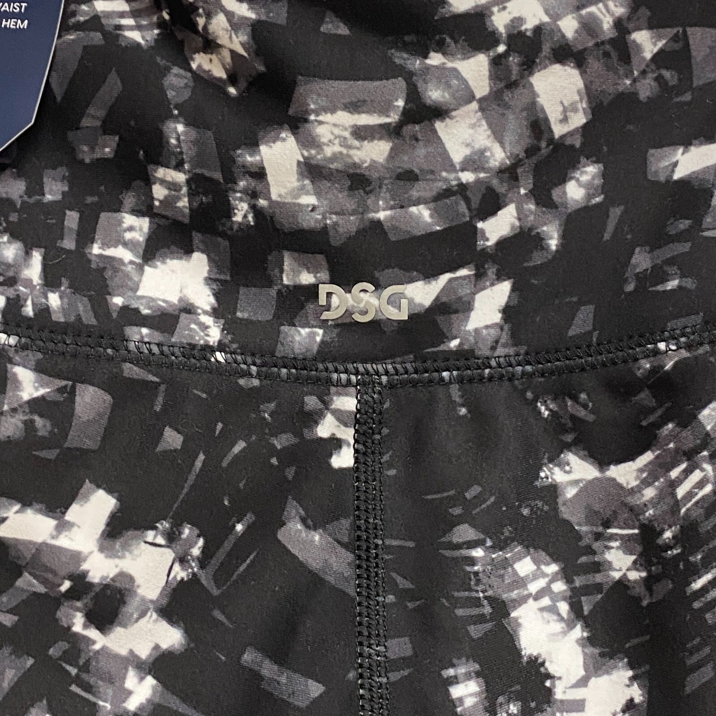 DSG Women's Momentum High Rise Capris Mid-Calf Len Power Surge Black DAW12304PRT