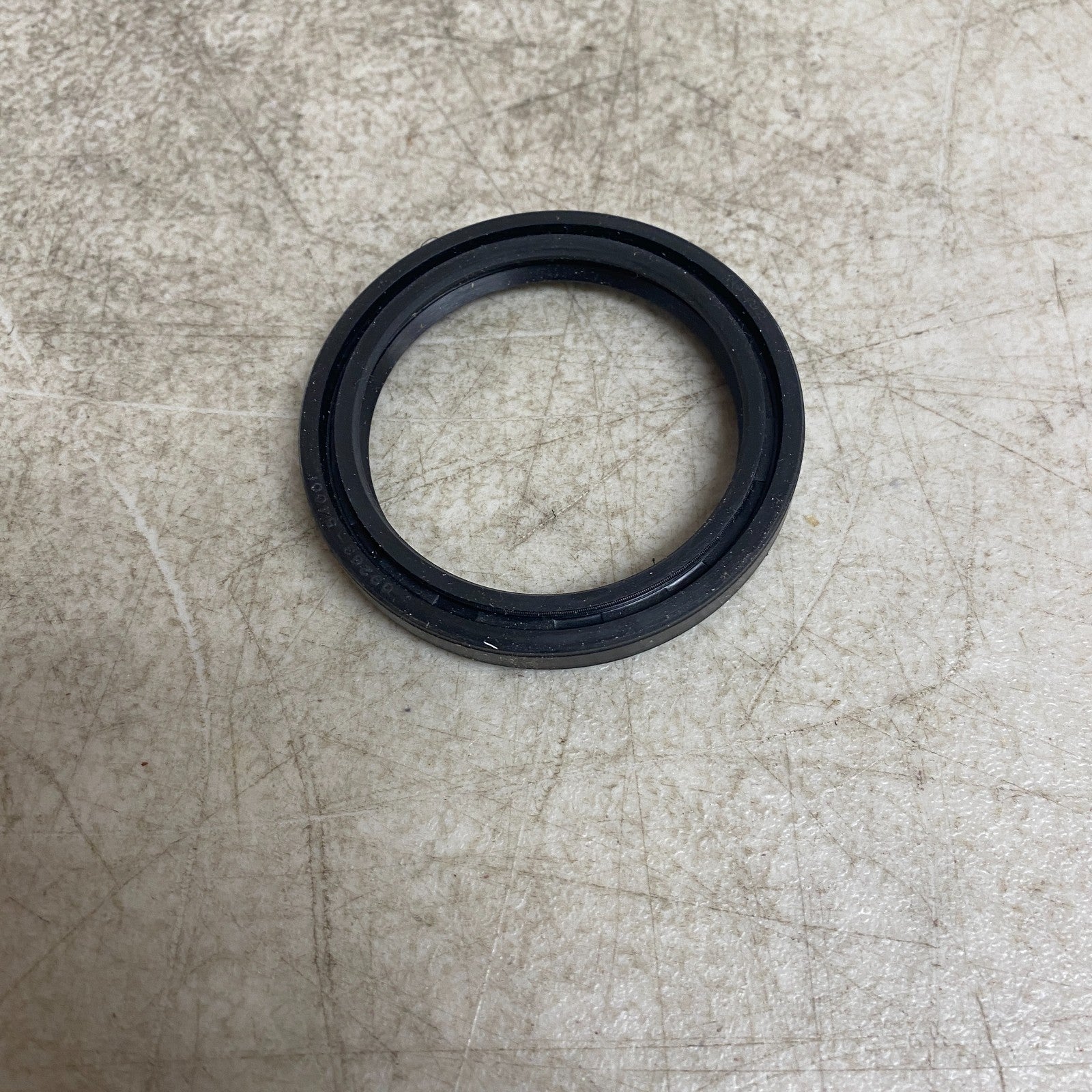 National 710239 Front Outer Wheel Seal 1989-2000 Chevy Tracker Suzuki Sidekick