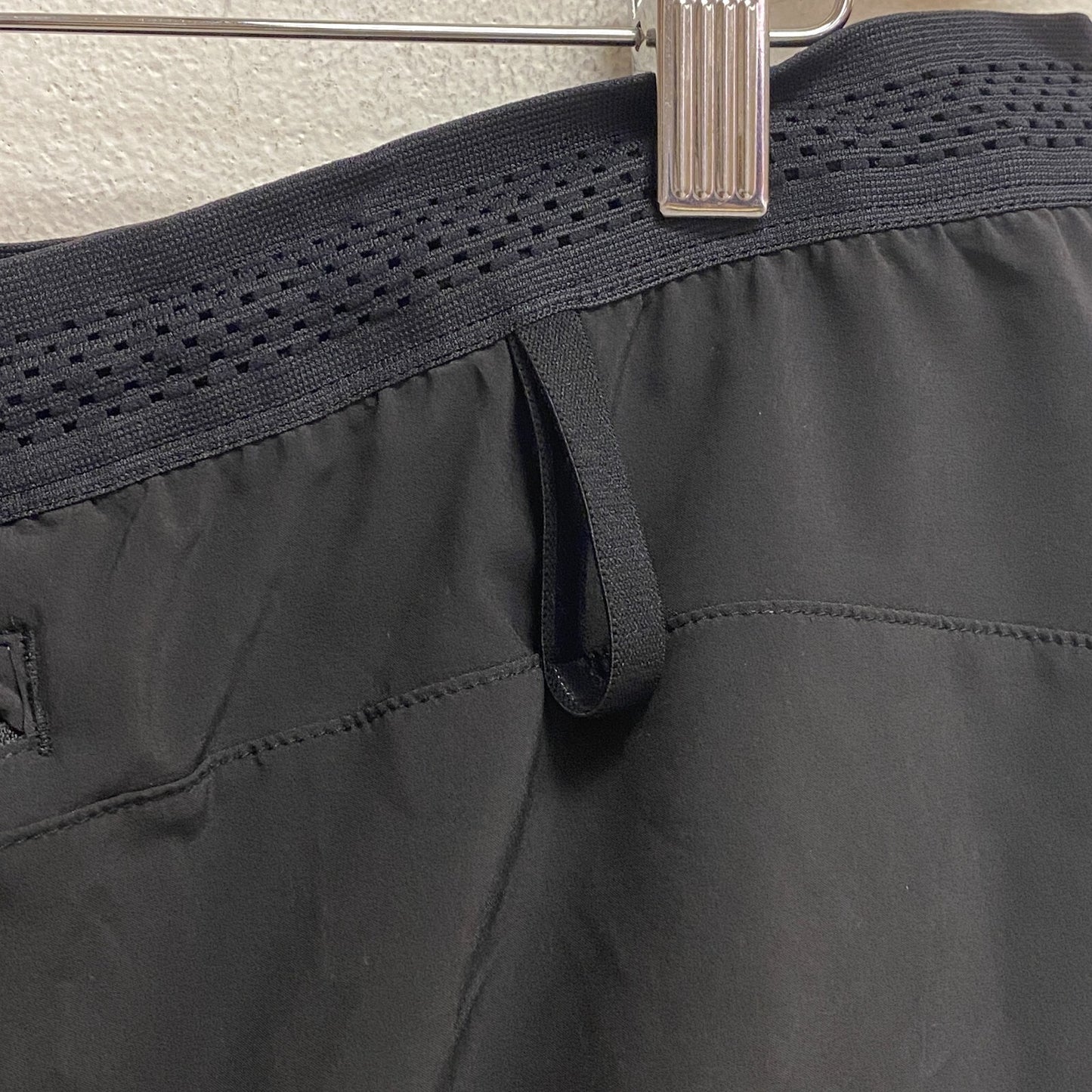 VRST Men's 5" Relaxed Fit Enthusiast Lined Run Short  Pure Black MAX100420