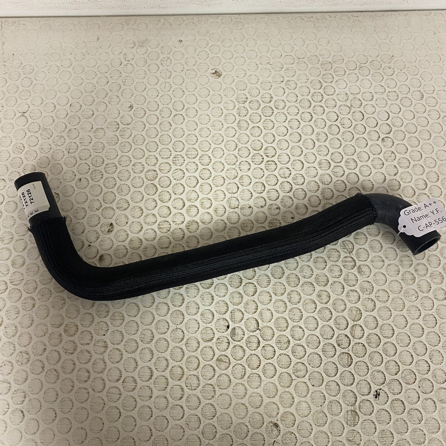 Dayco E72126 Curved Radiator Hose 1.5" x 17.75"