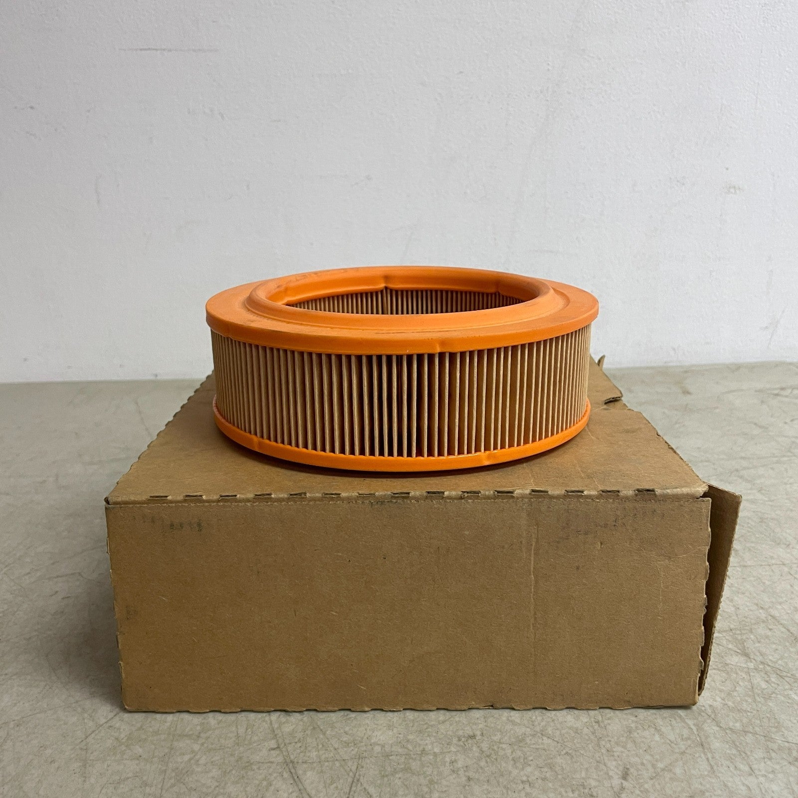 Carquest Engine Air Filter Heavy-Duty WIX/NAPA Equivalent White 87155